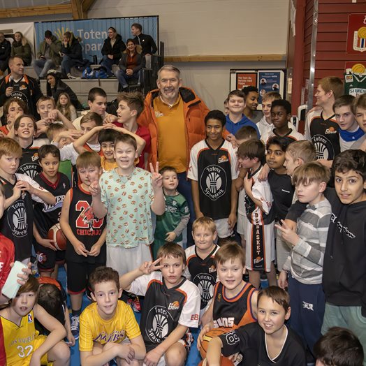 Basketlegende besøkte Råholthallen
