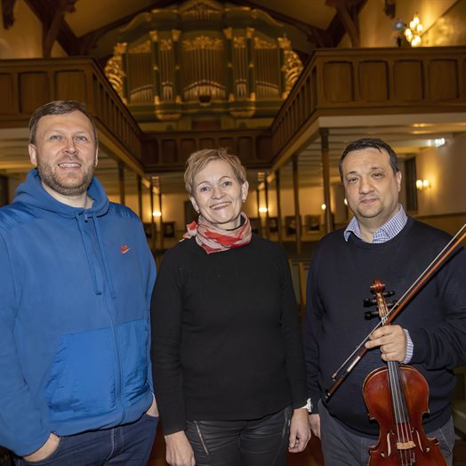 Verdenspremiere av praktverk i Eidsvoll kirke!