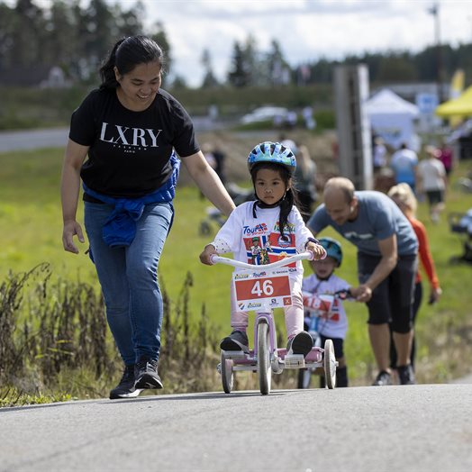 Sykkelfest for kidsa på skistadion