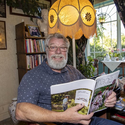 Torstein har to bursdager: - Jeg blir 70 to ganger. Slå den!