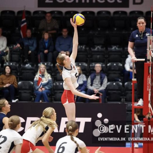 Stine (14) på U17-landslaget!