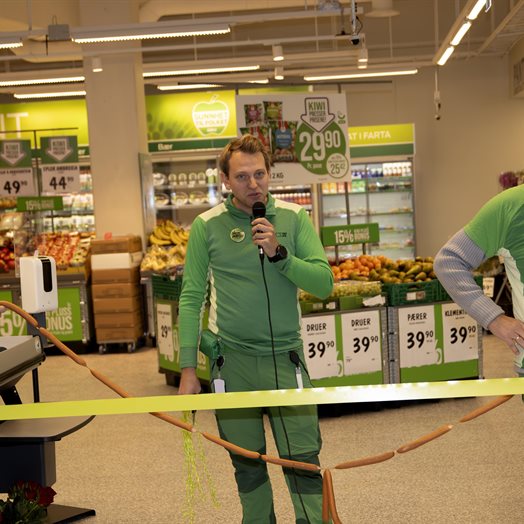 Endelig kunne Håkon Martin klippe snora: - Dette er et stolt øyeblikk!