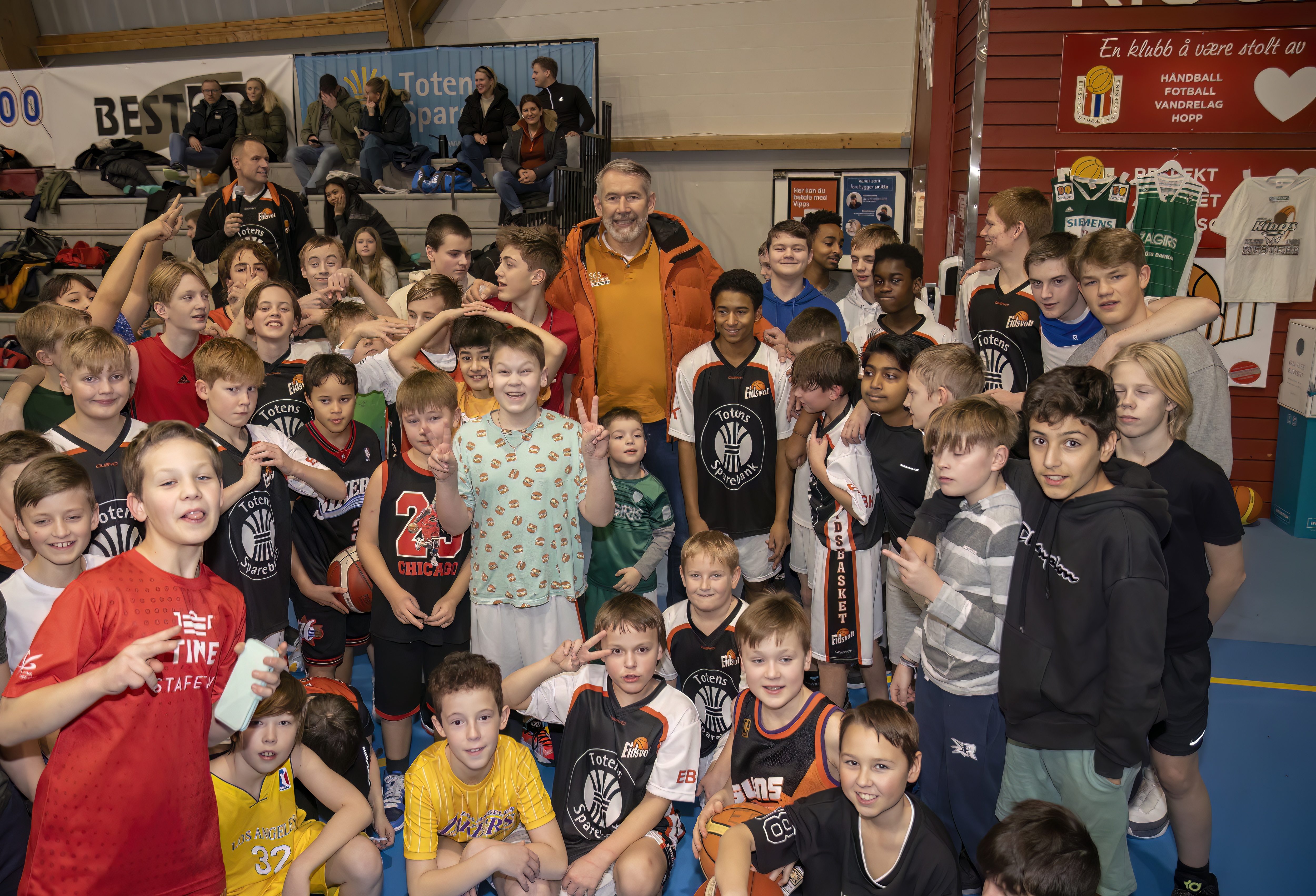 Torgeir Bryn hadde en høy stjerne hos både barn og voksne i Råholthallen