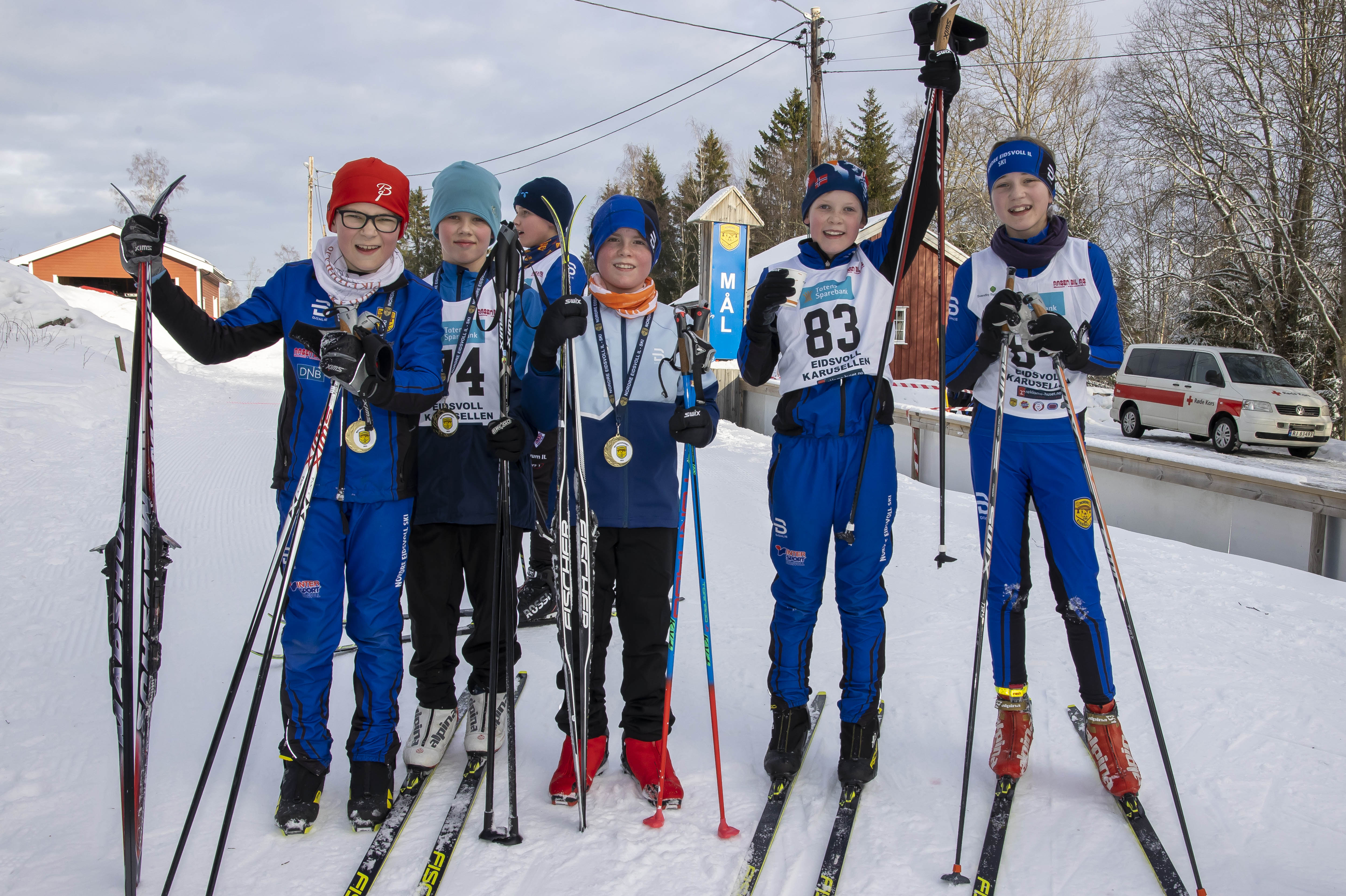 Fra venstre: Anton Myrvoll Snilsberg, Adrian Kvehaugen Bråthen, Eivind Heien Sætermo (litt bak), Gaute Strand, Anea Strand Nilssen og Josie Nordbak Øsmundset. Fra venstre: Anton Myrvoll Snilsberg, Adrian Kvehaugen Bråthen, Eivind Heien Sætermo (litt bak), Gaute Strand, Anea Strand Nilssen og Josie Nordbak Øsmundset.