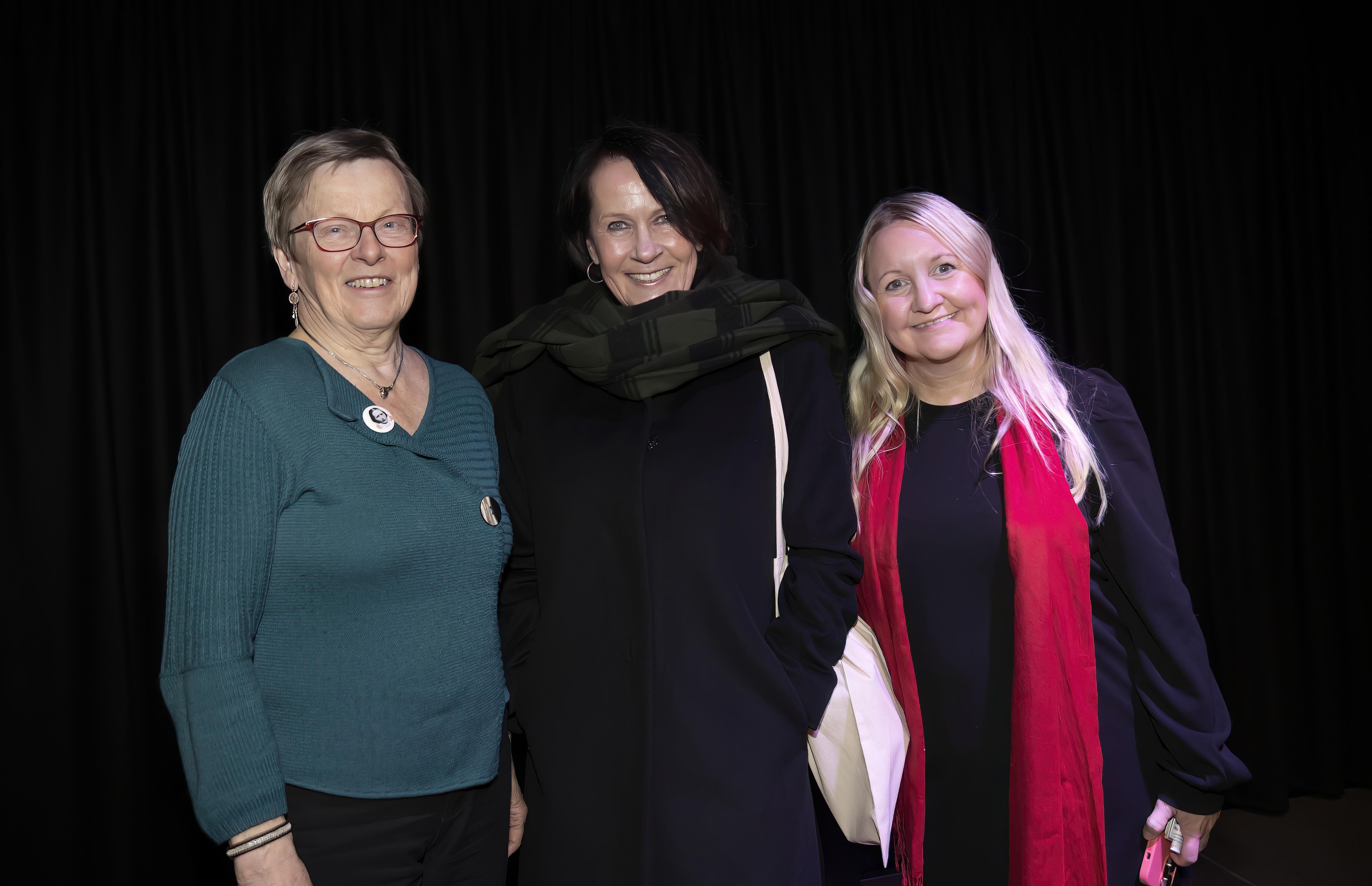 Fra venstre: Ingrid Grene Henriksen, Vigdis Hjorth og Hege Svendsen