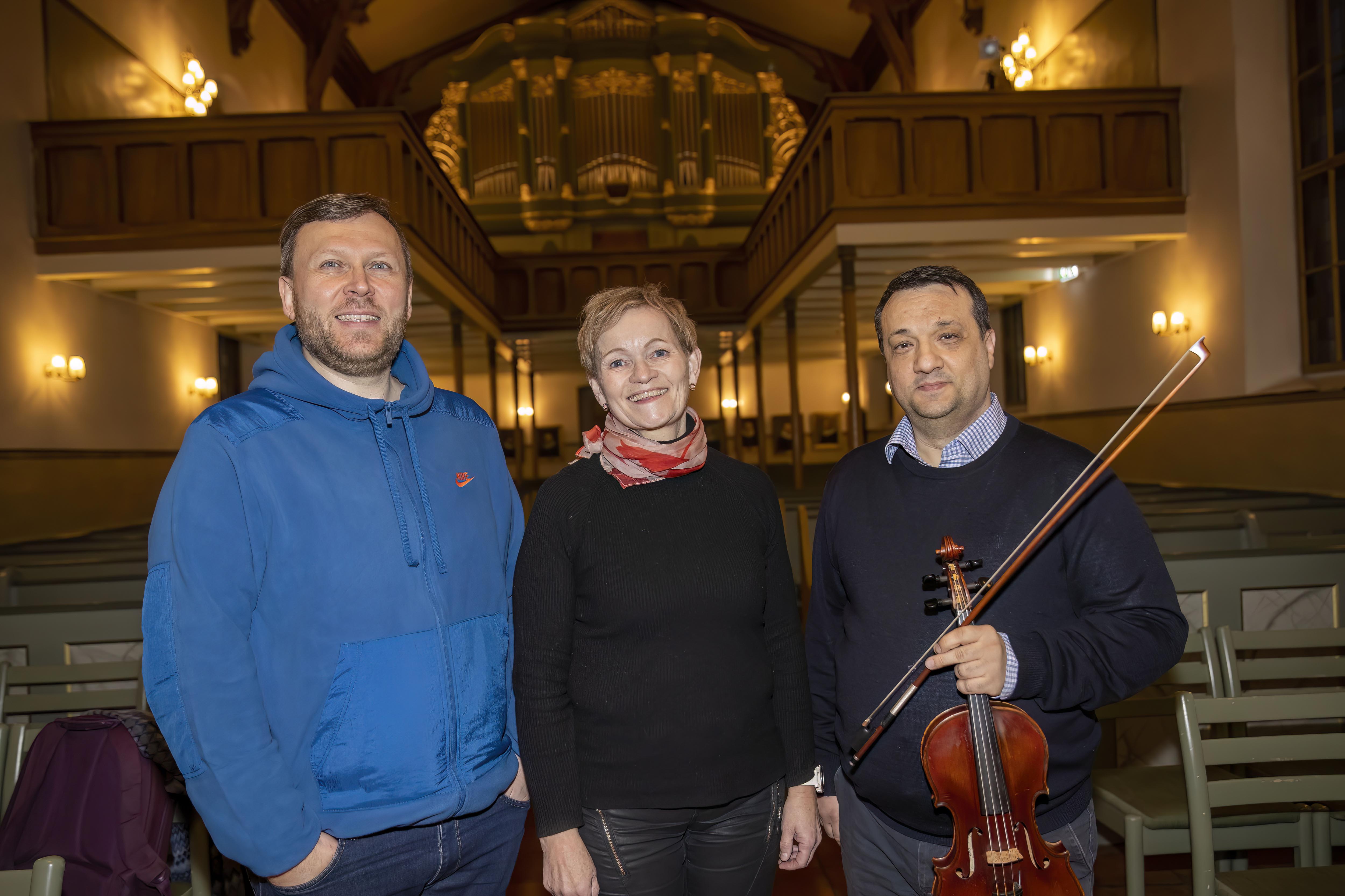 Fra venstre: Andrey Mirgorodskiy, Mona Julsrud og Milutin Petrovic Fra venstre: Andrey Mirgorodskiy, Mona Julsrud og Milutin Petrovic