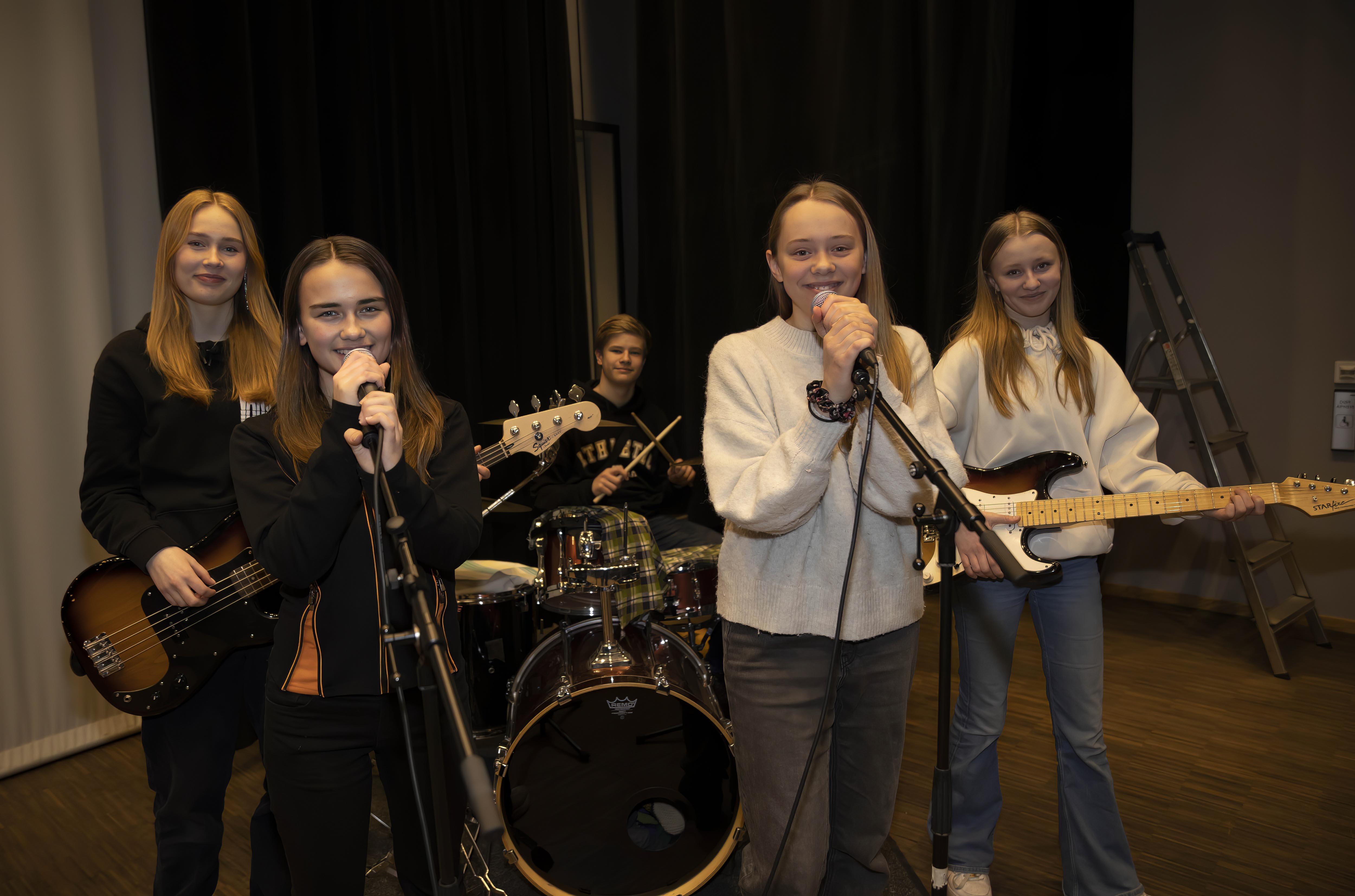Pia Garli Dalen, Ida Thing Helseth-Kjæreng, Mathias Torgersen Dahlin, Elise Mork og Leah Maria Haskel Holm