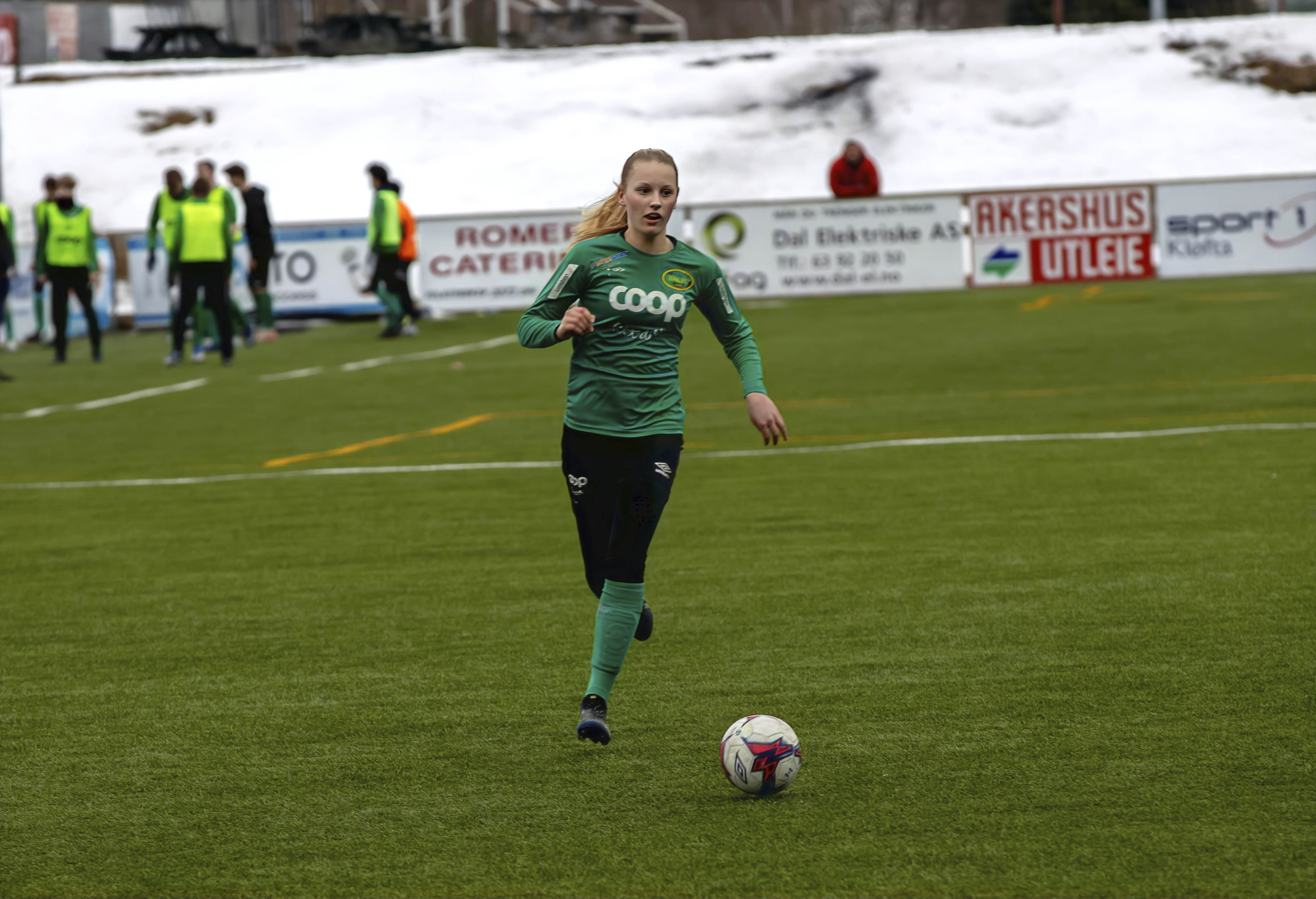 Cornelia Lillenes i fint driv rett før hun måtte ut med en skade Cornelia Lillenes i fint driv rett før hun måtte ut med en skade