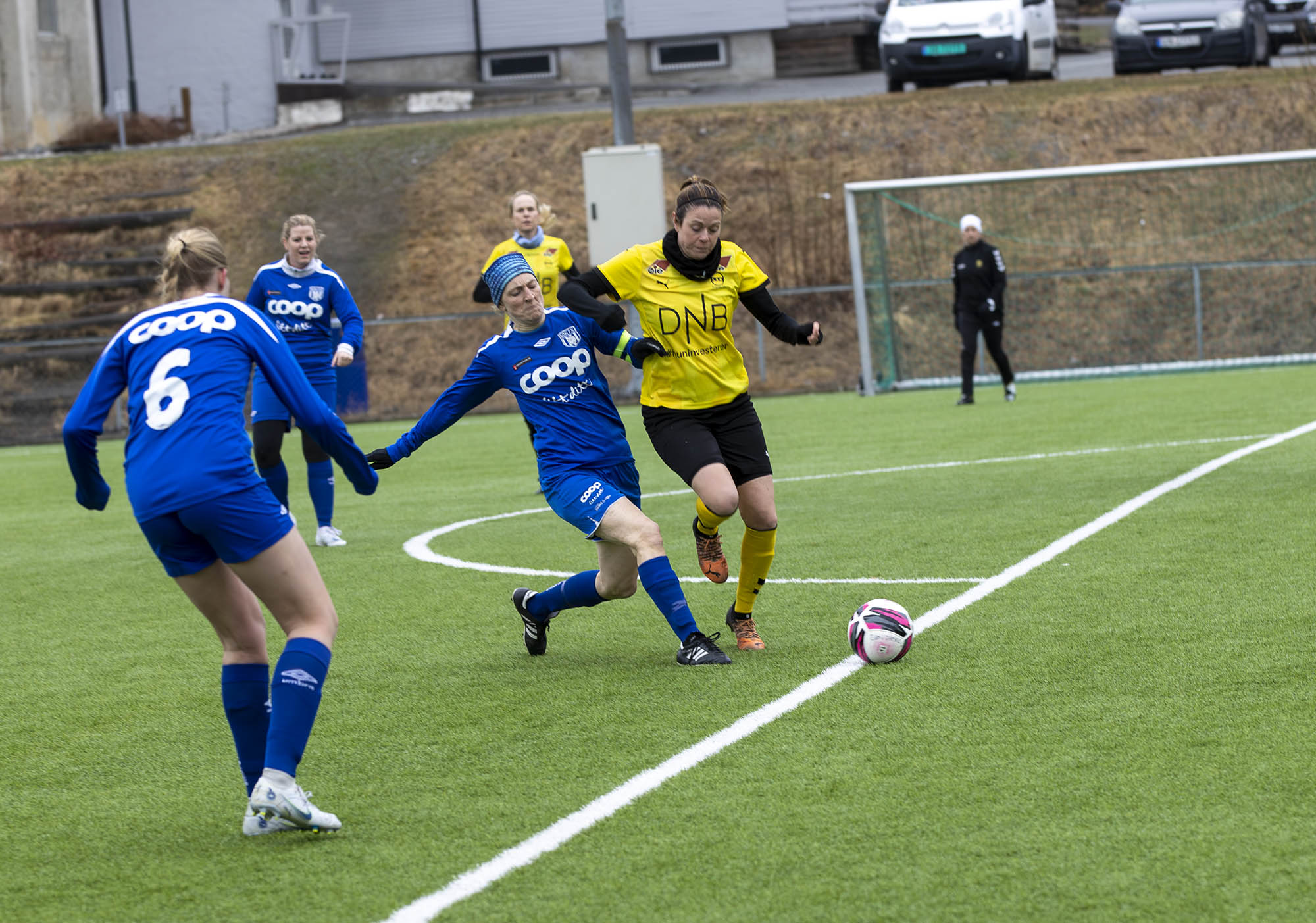 Bøn-kaptein Linda Maurset var tøff i duellene med LSK-stjernen Isabell Bachor Bøn-kaptein Linda Maurset var tøff i duellene med LSK-stjernen Isabell Bachor