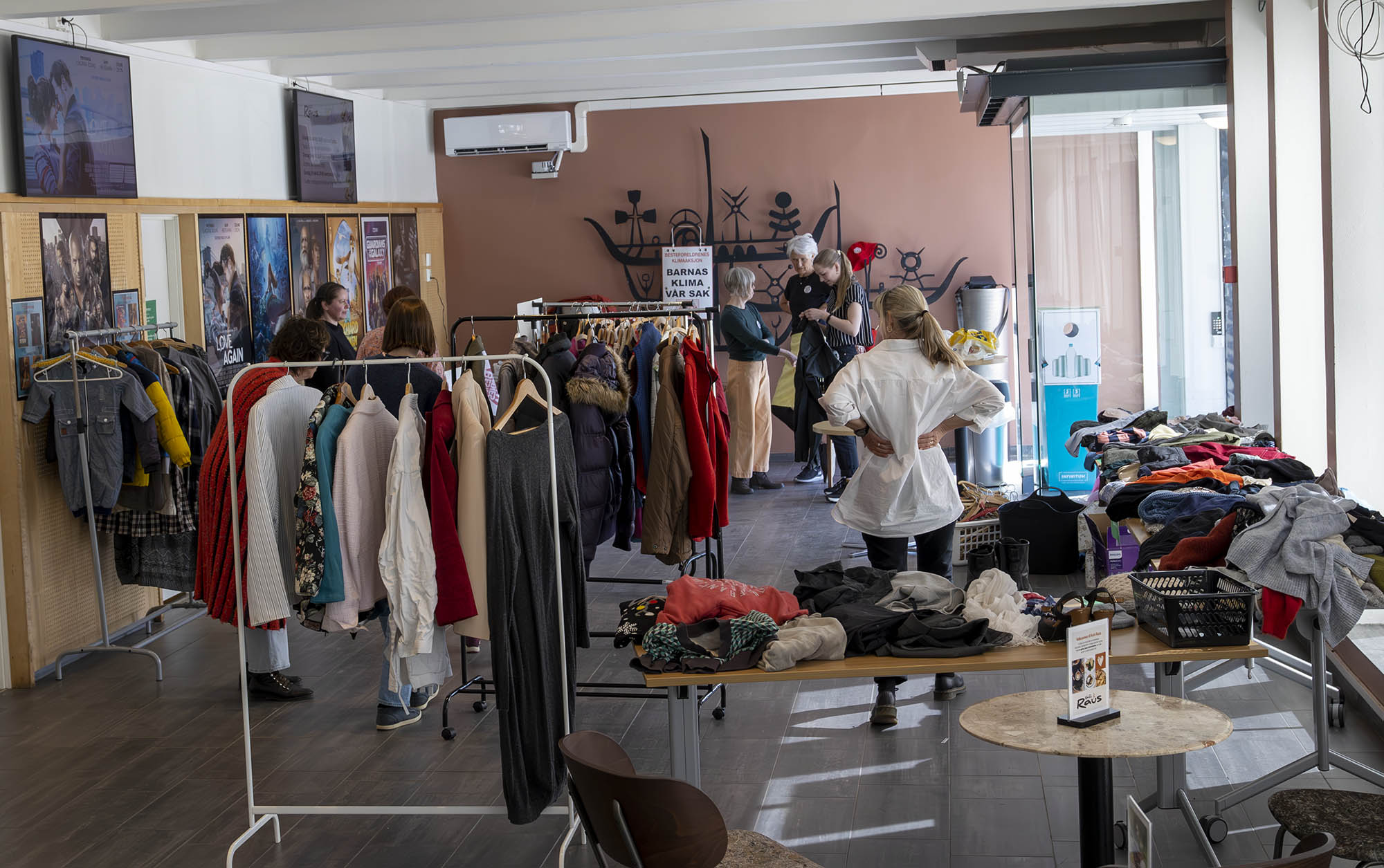 Foajeen i Panorama så ut som en hvilken som helst klesbutikk