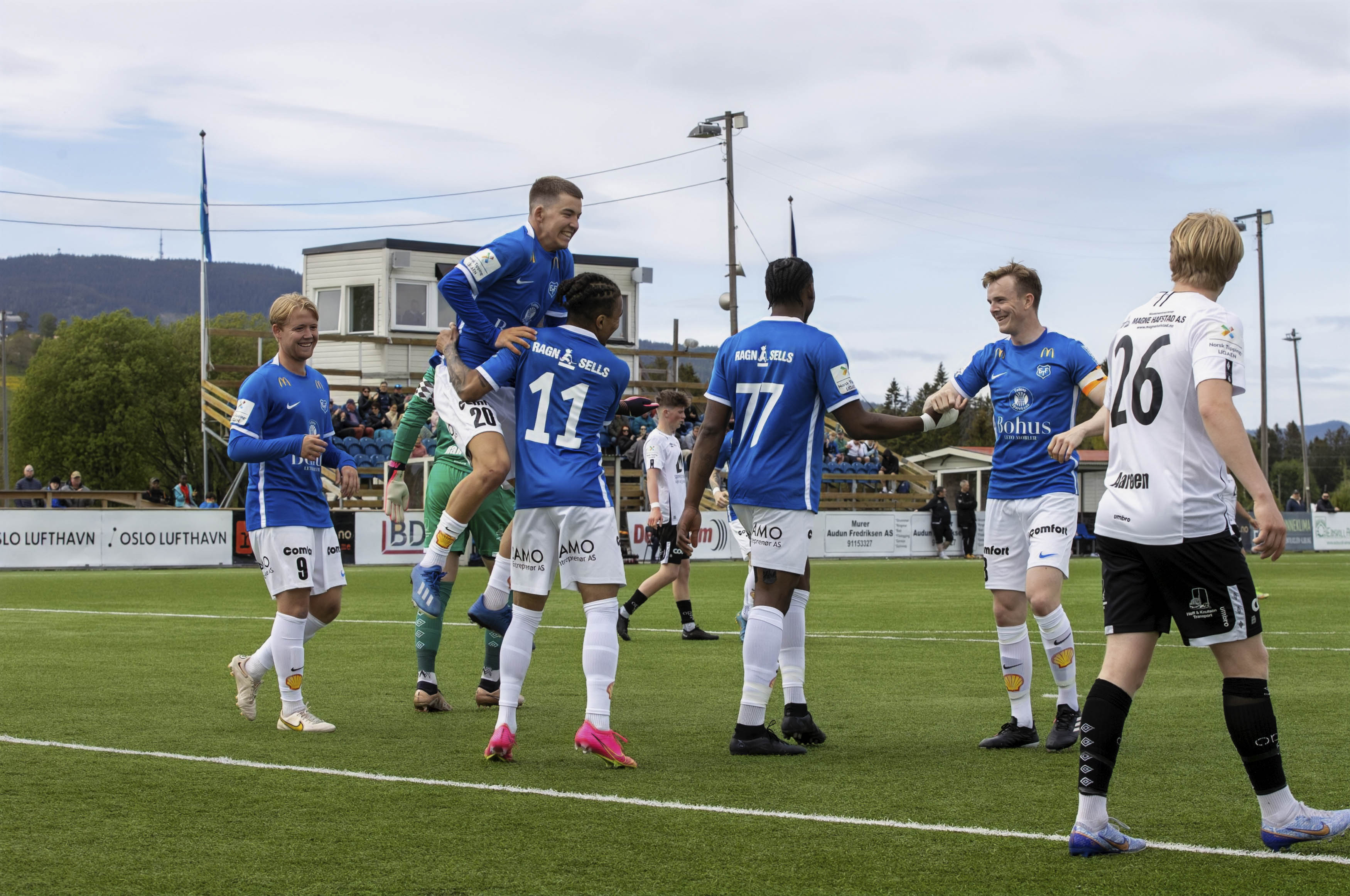 Eidsvold Turn fikk mye å juble for under kampen mot Førde Eidsvold Turn fikk mye å juble for under kampen mot Førde