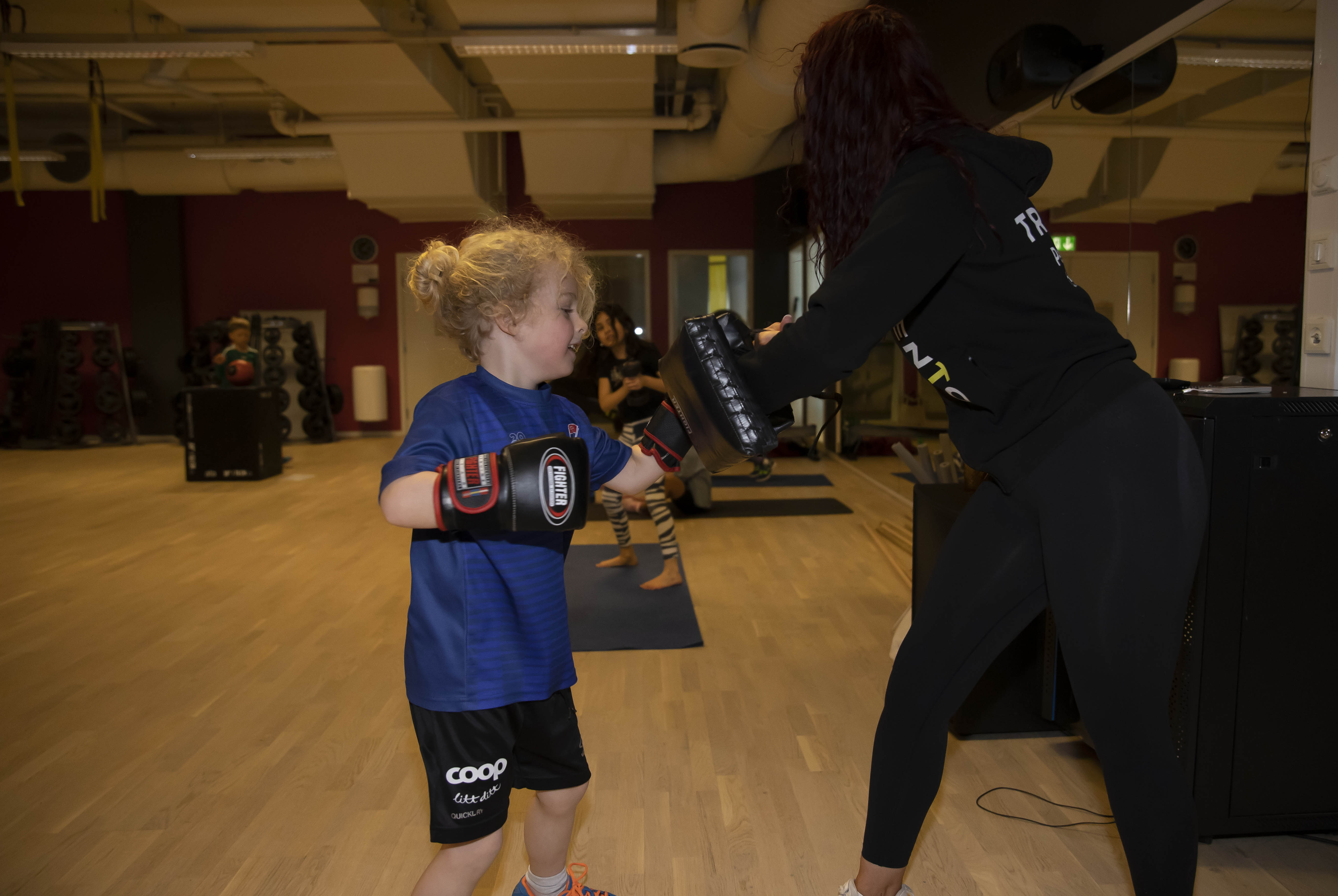 Jonathan Sivertsen fra Dal er bare 7 år, men synes det er kult å trene Jonathan Sivertsen fra Dal er bare 7 år, men synes det er kult å trene