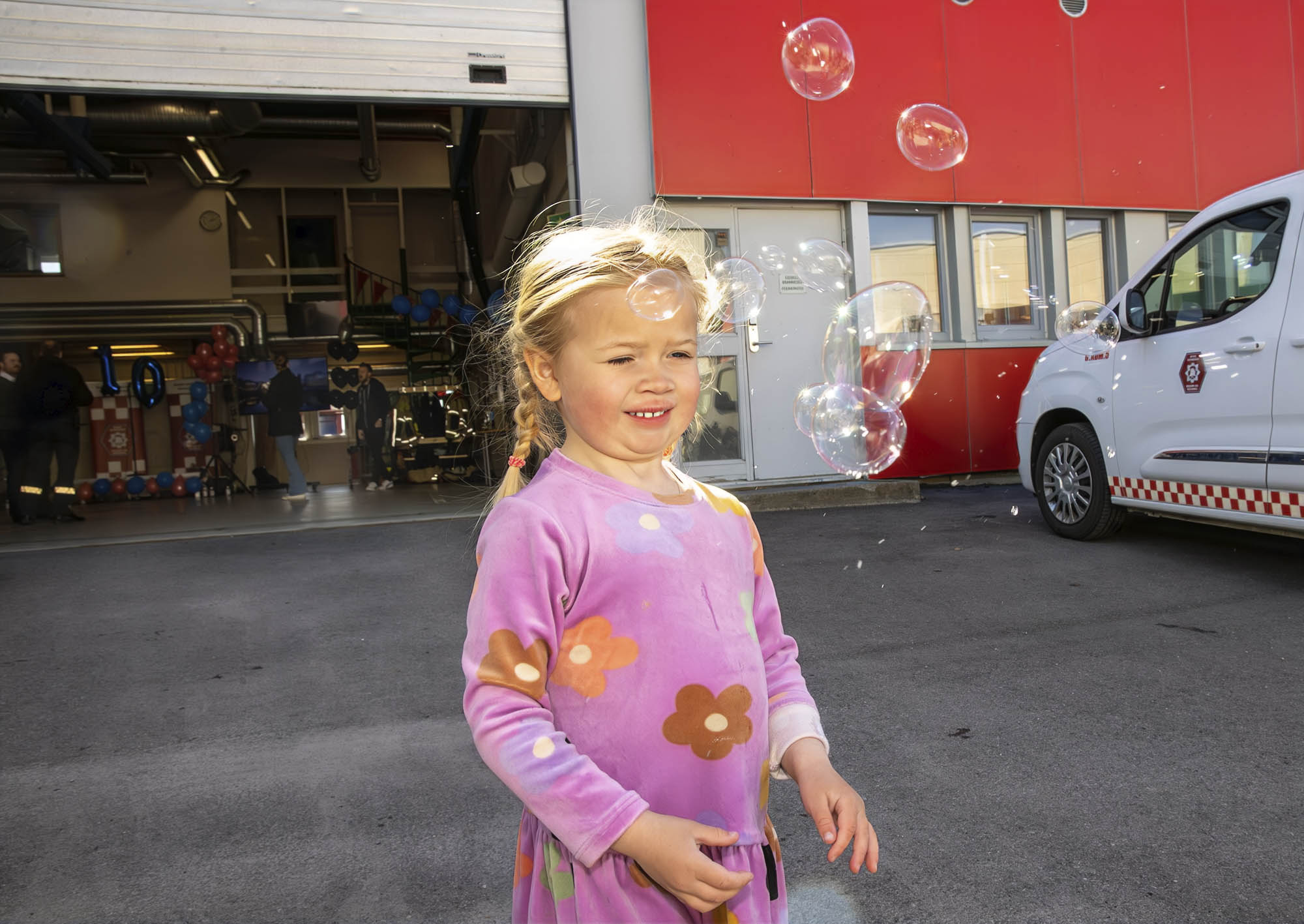 Milla Madelen Kristiansen (4) syntes det var morsomt med såpebobler