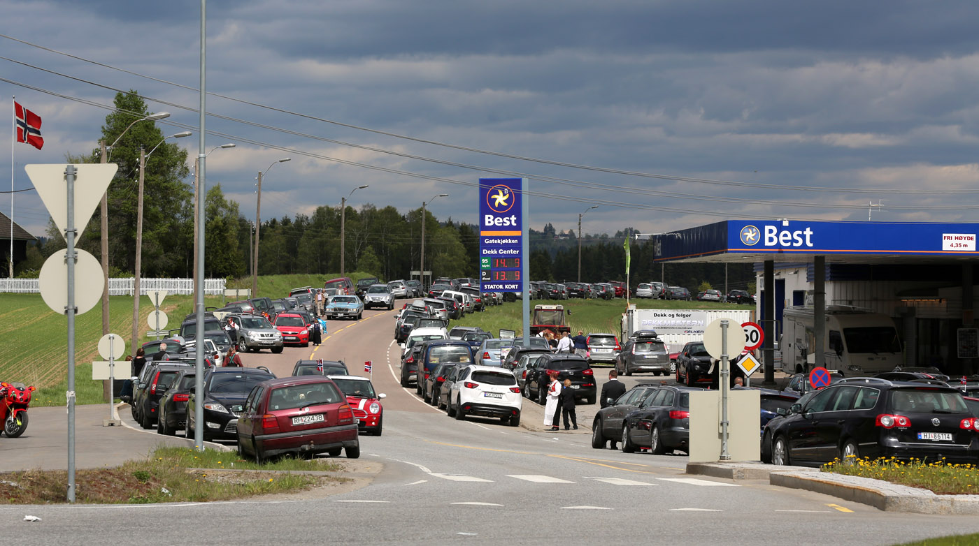 Når du parkerer bilen din 17. mai - pass på så det er fri passasje for utrykningskjøretøy