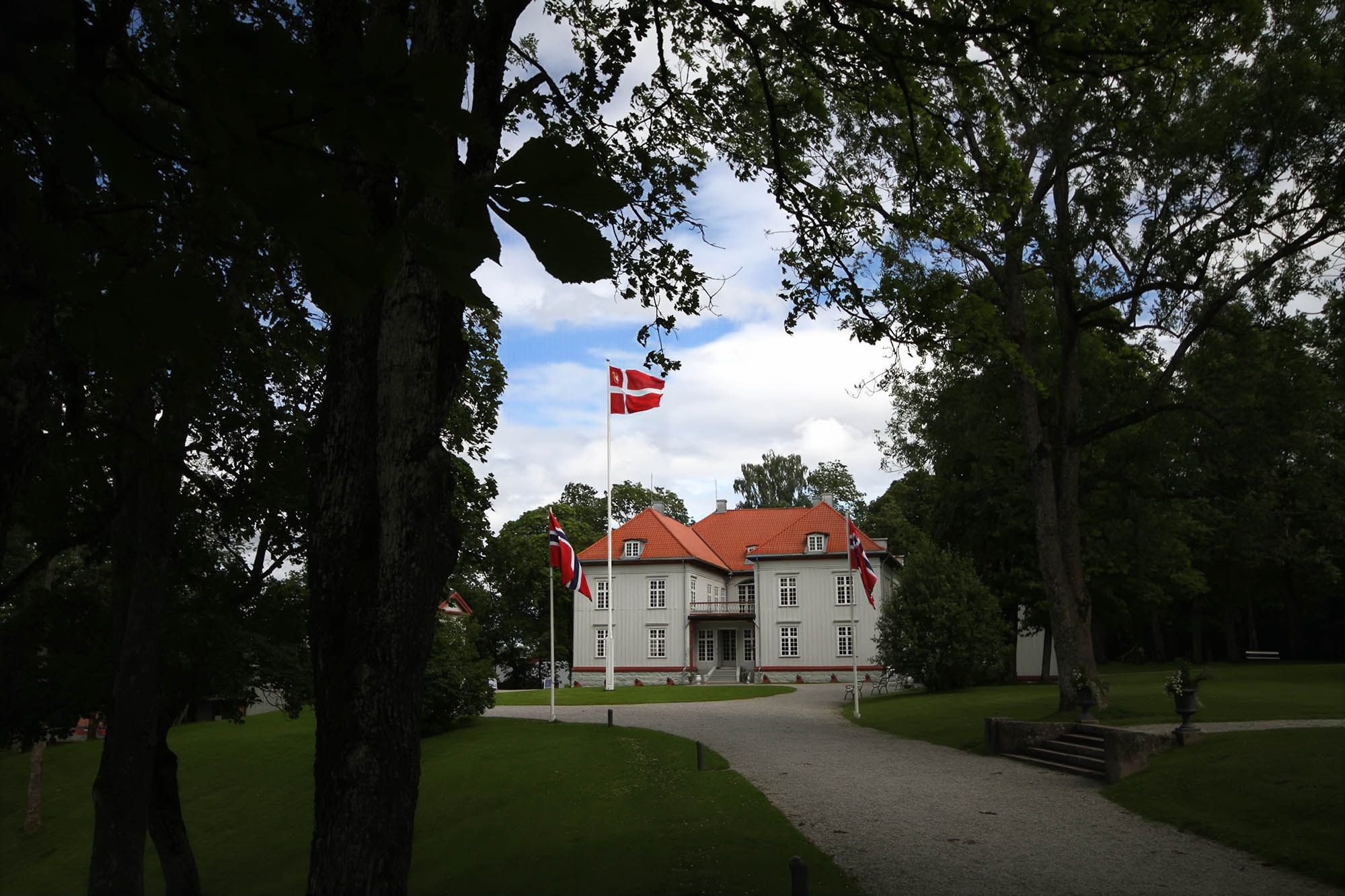 En gang i tiden snakket man dansk i Norge. Så 'ille' er det ikke nå til dags