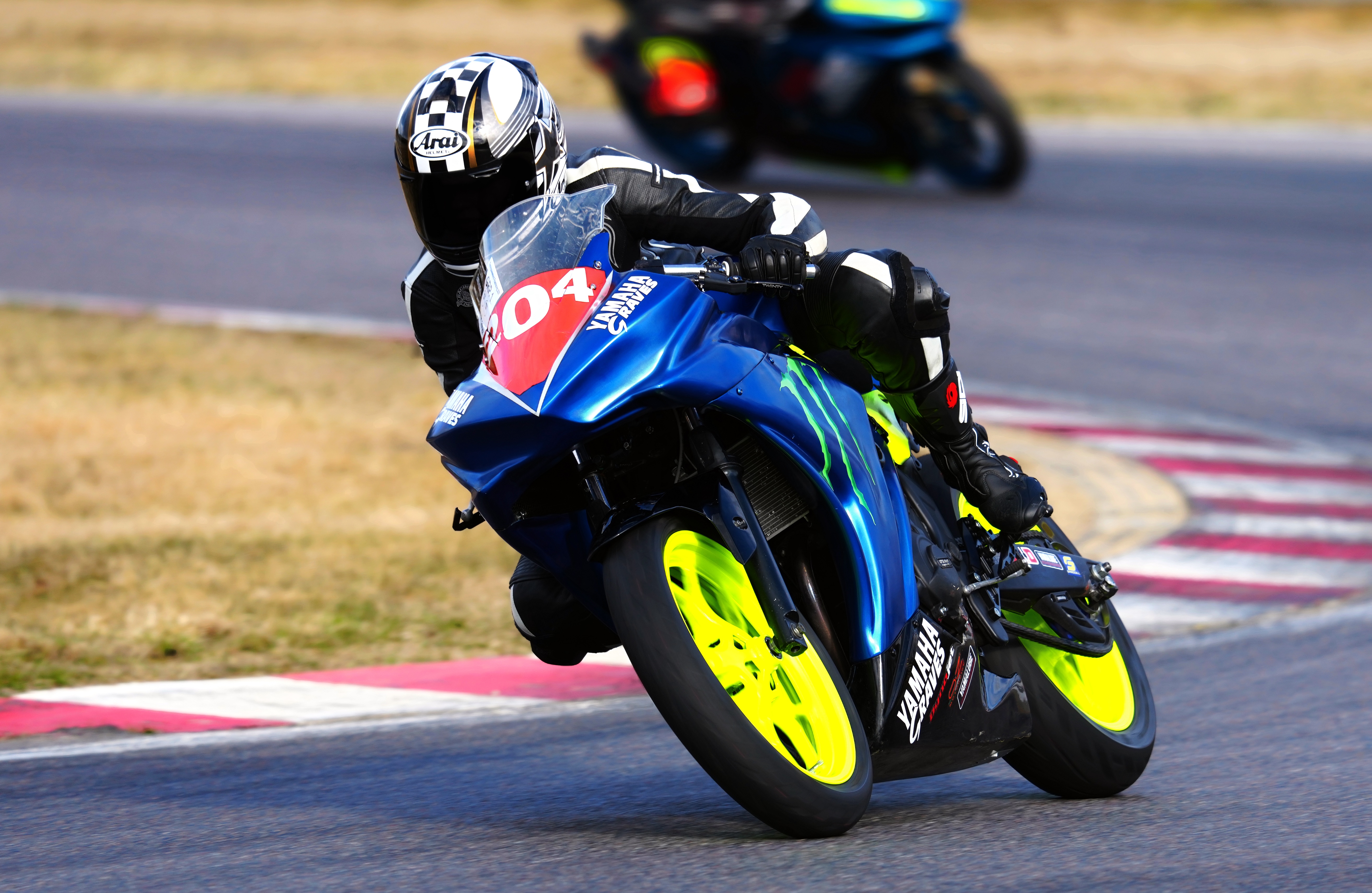 Her ser vi Thelma Louise Jensen på Vålerbanen i 2021 