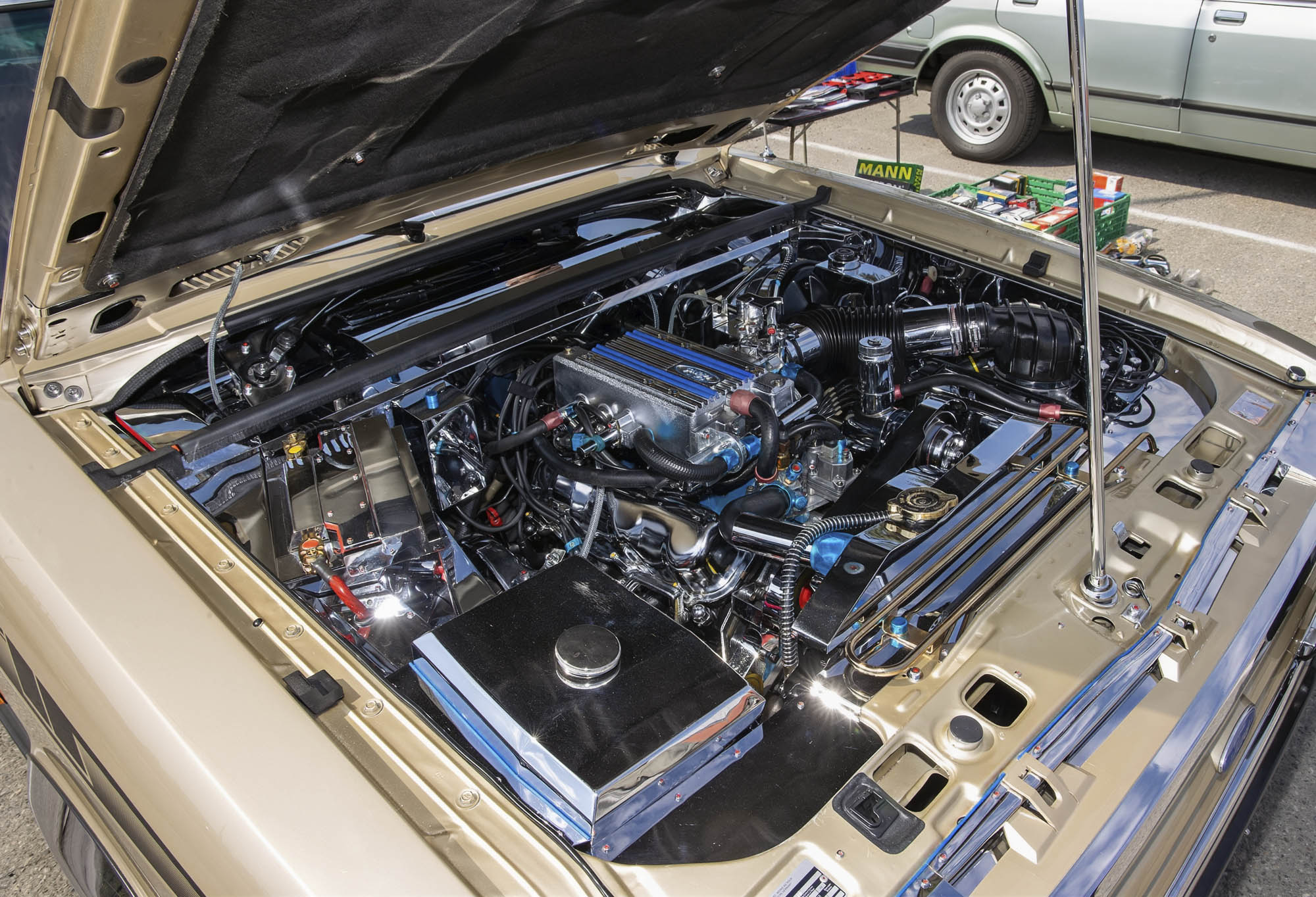 Det er pent og ryddig under panseret på Forden til Arild Døhlen fra Eidsvoll Verk Det er pent og ryddig under panseret på Forden til Arild Døhlen fra Eidsvoll Verk