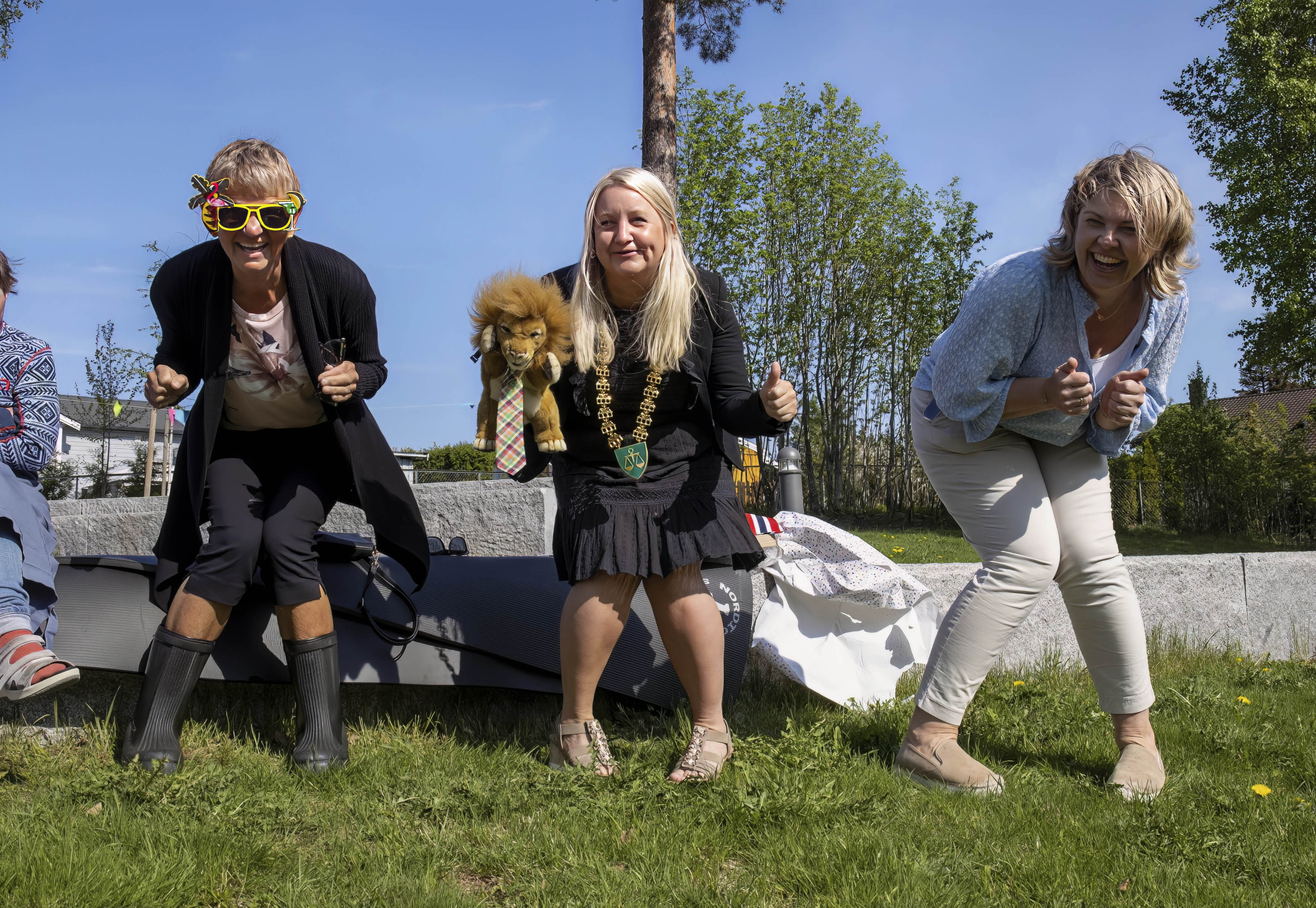 Trim for voksne. Fra venstre tidligere styrer Ellen Dritina, ordfører Hege Svendsen og nåværende styrer Gøril Bergsmo