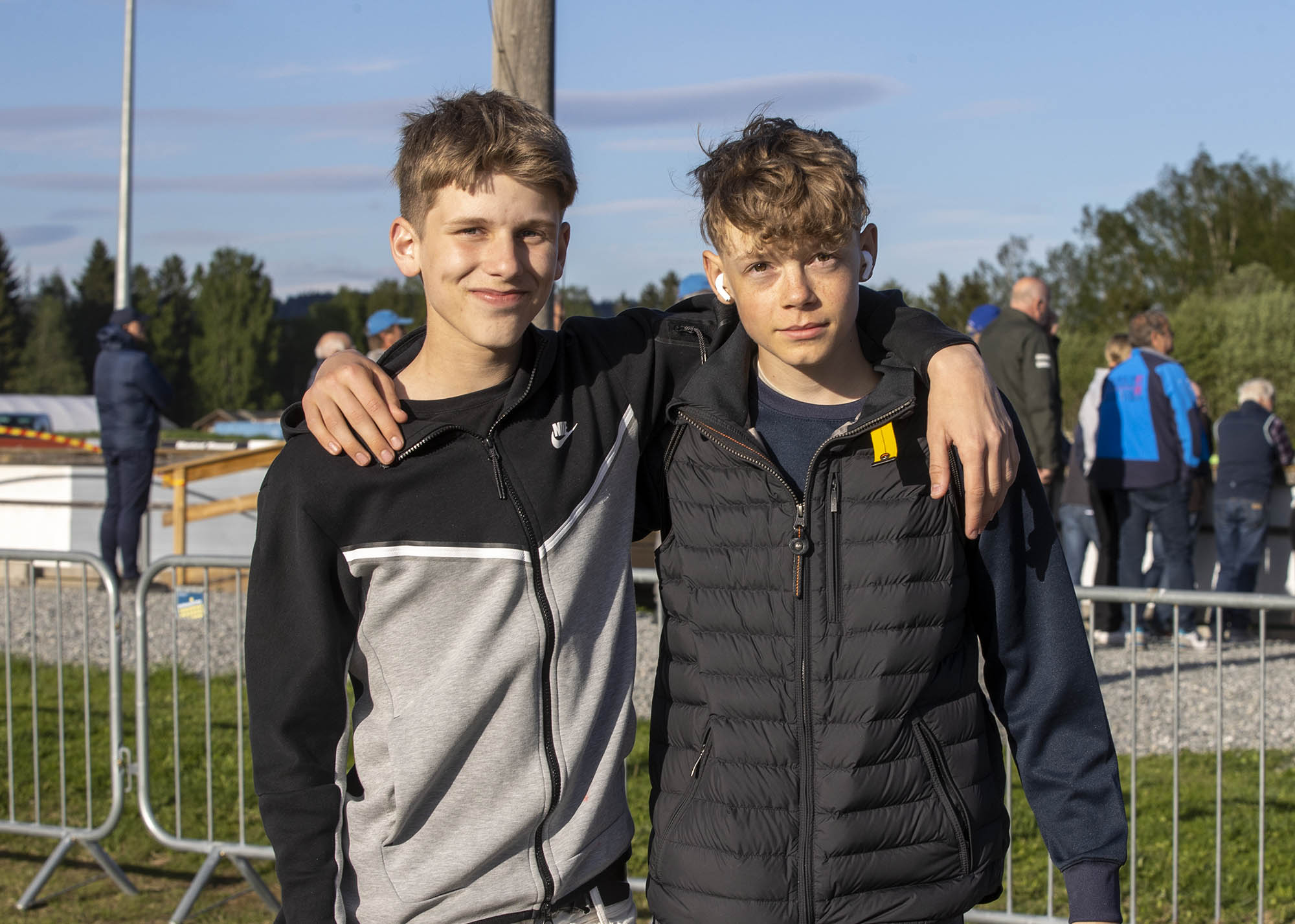 Jonas Al-Kelaby Mora og Vetle Olsen Ervik spiller på 14-årslaget til Eidsvold Turn og er stort sett på alle hjemmekampene. Guttene var selvsagt på plass da Turn spilte mot Strømmen onsdag kveld. 