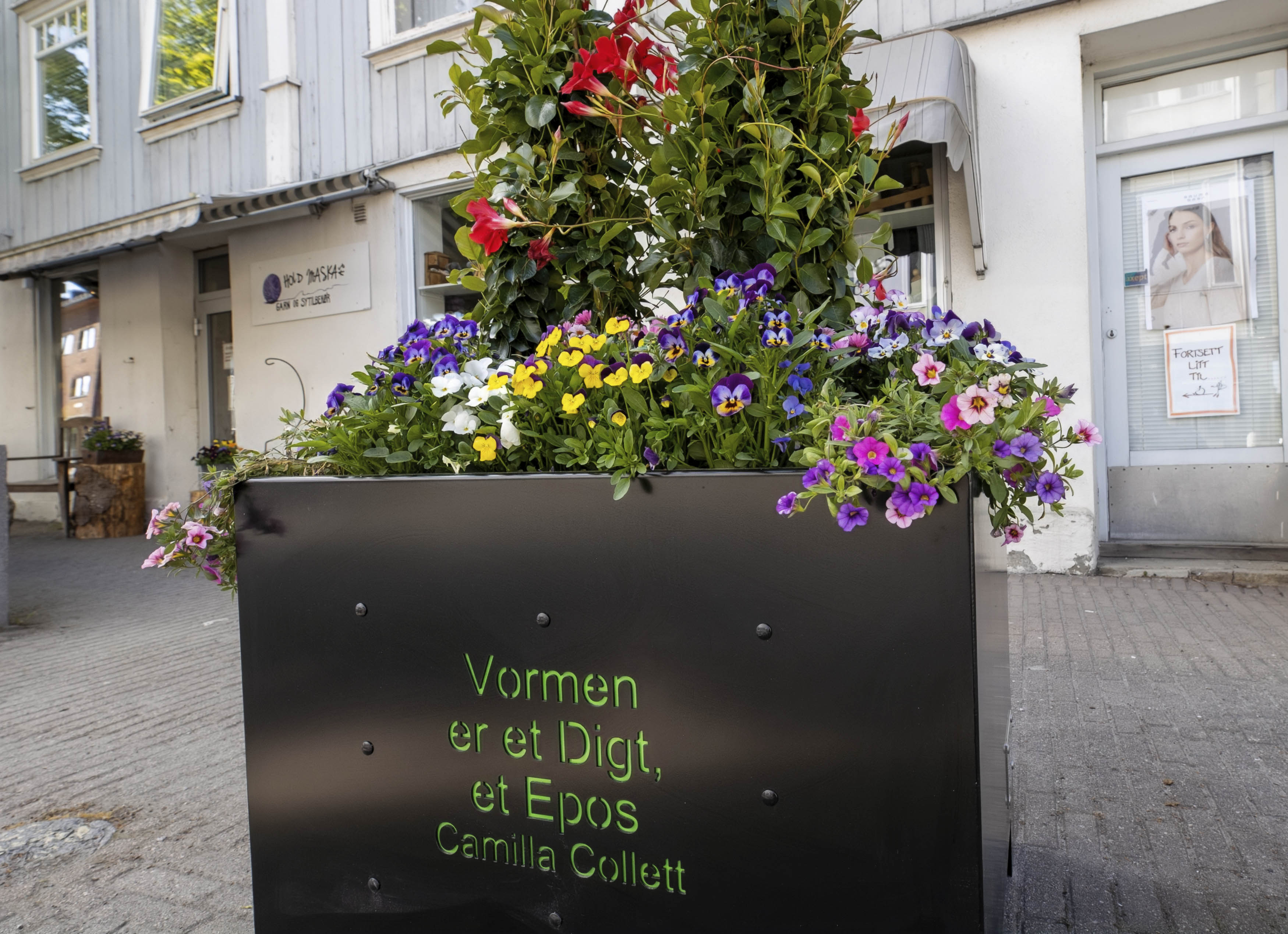 Blomsterurne i Sundet Blomsterurne i Sundet