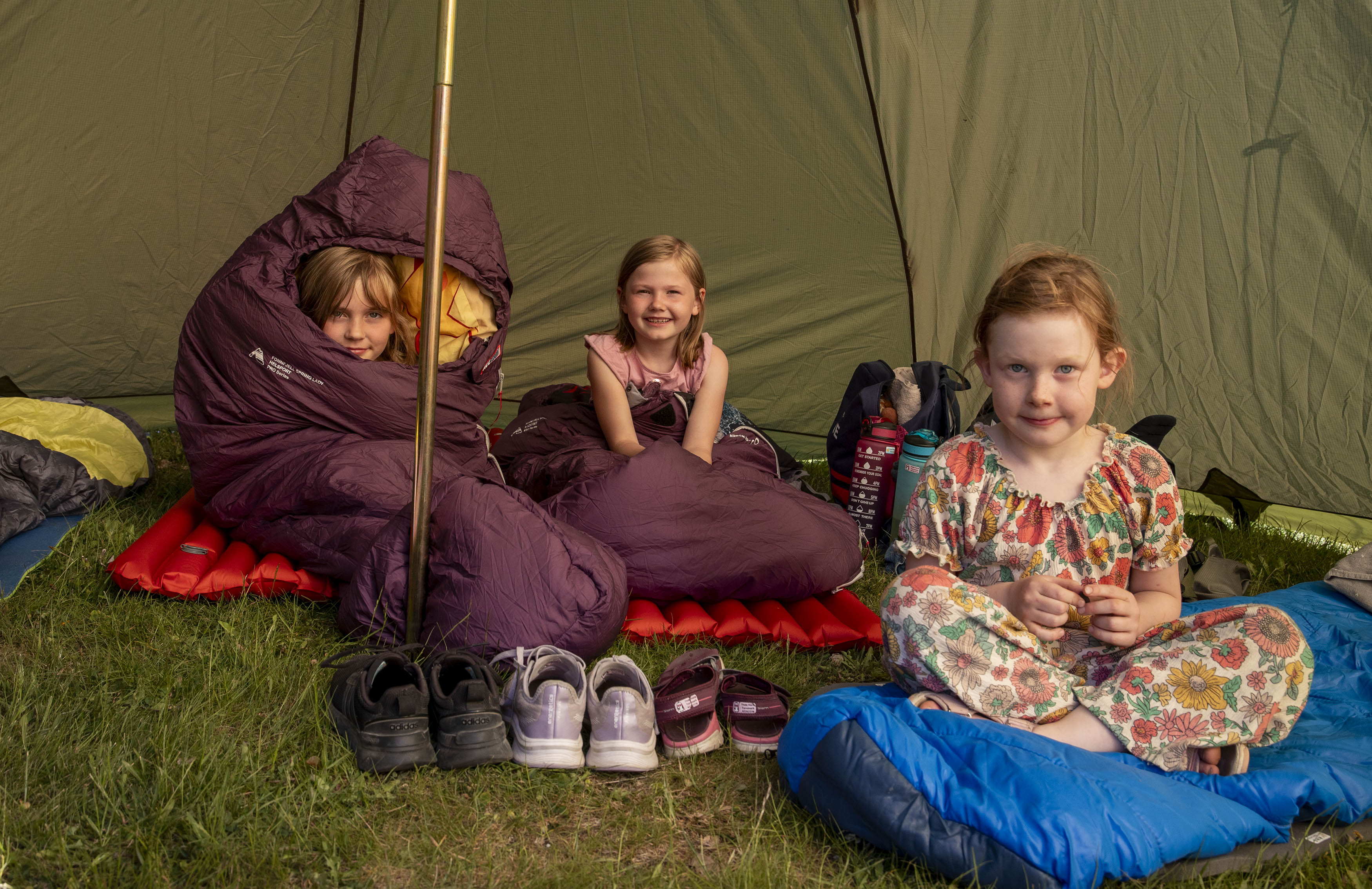 Gleder seg til å sove i telt