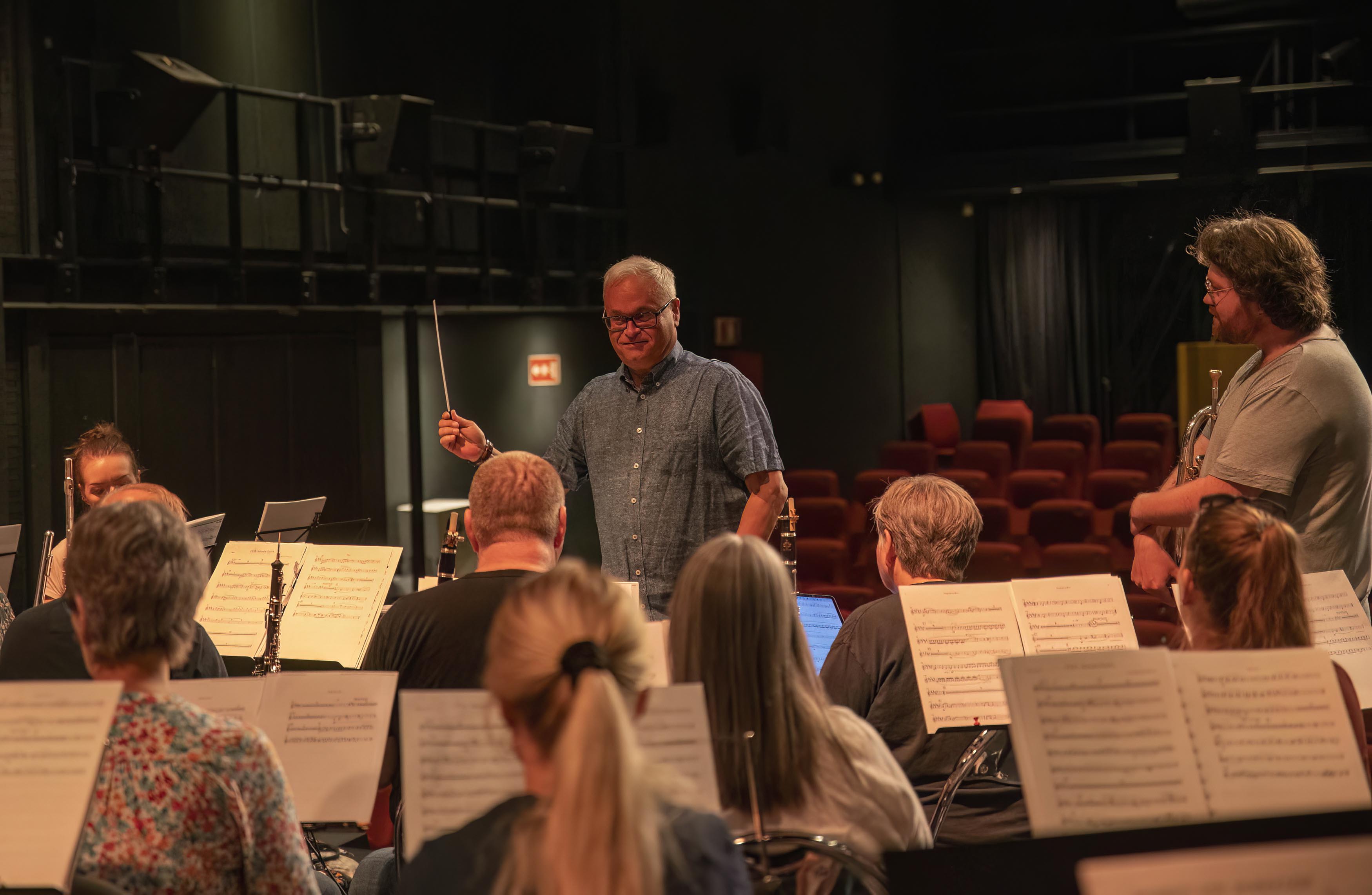 Dirigent Erik Bergene er en rutinert kar og hele 14 korps har hatt Solungen som fast dirigent Dirigent Erik Bergene er en rutinert kar og hele 14 korps har hatt Solungen som fast dirigent