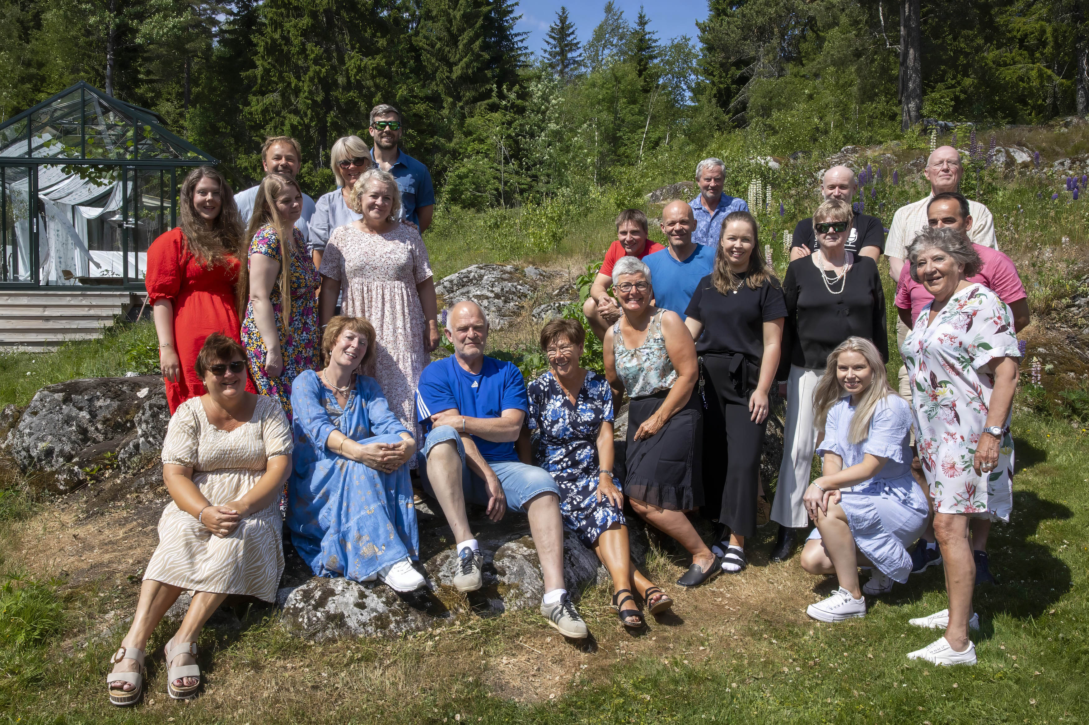 John Bjarne Andersen sammen med nåværende og tidligere kollegaer John Bjarne Andersen sammen med nåværende og tidligere kollegaer