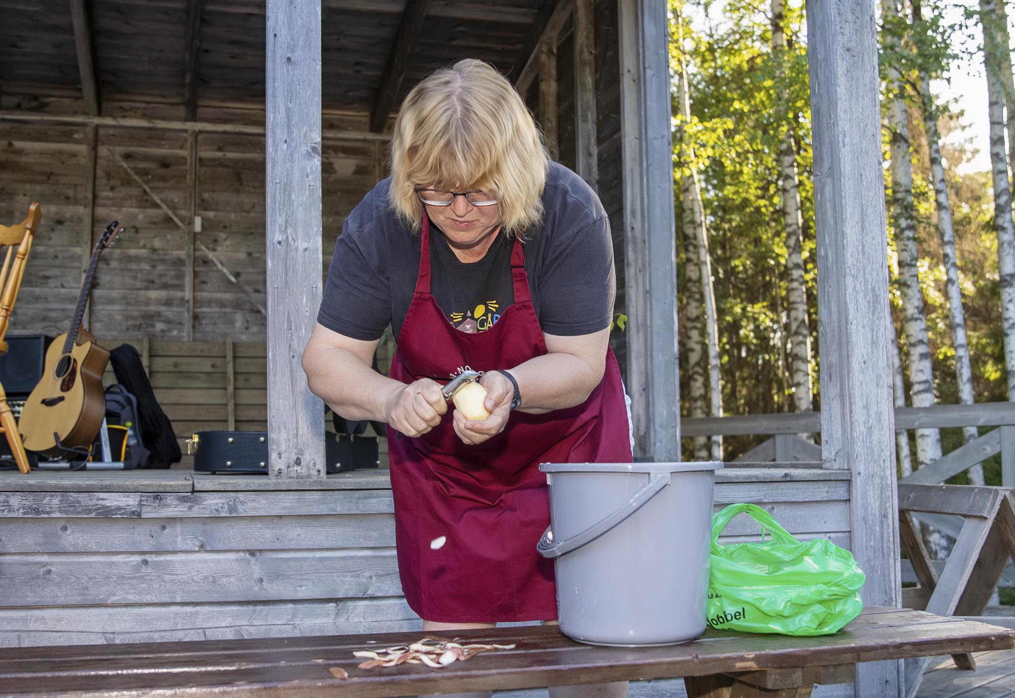 Gunn-Elin Blakkisrud viste seg å være en racer til å skrelle poteter Gunn-Elin Blakkisrud viste seg å være en racer til å skrelle poteter