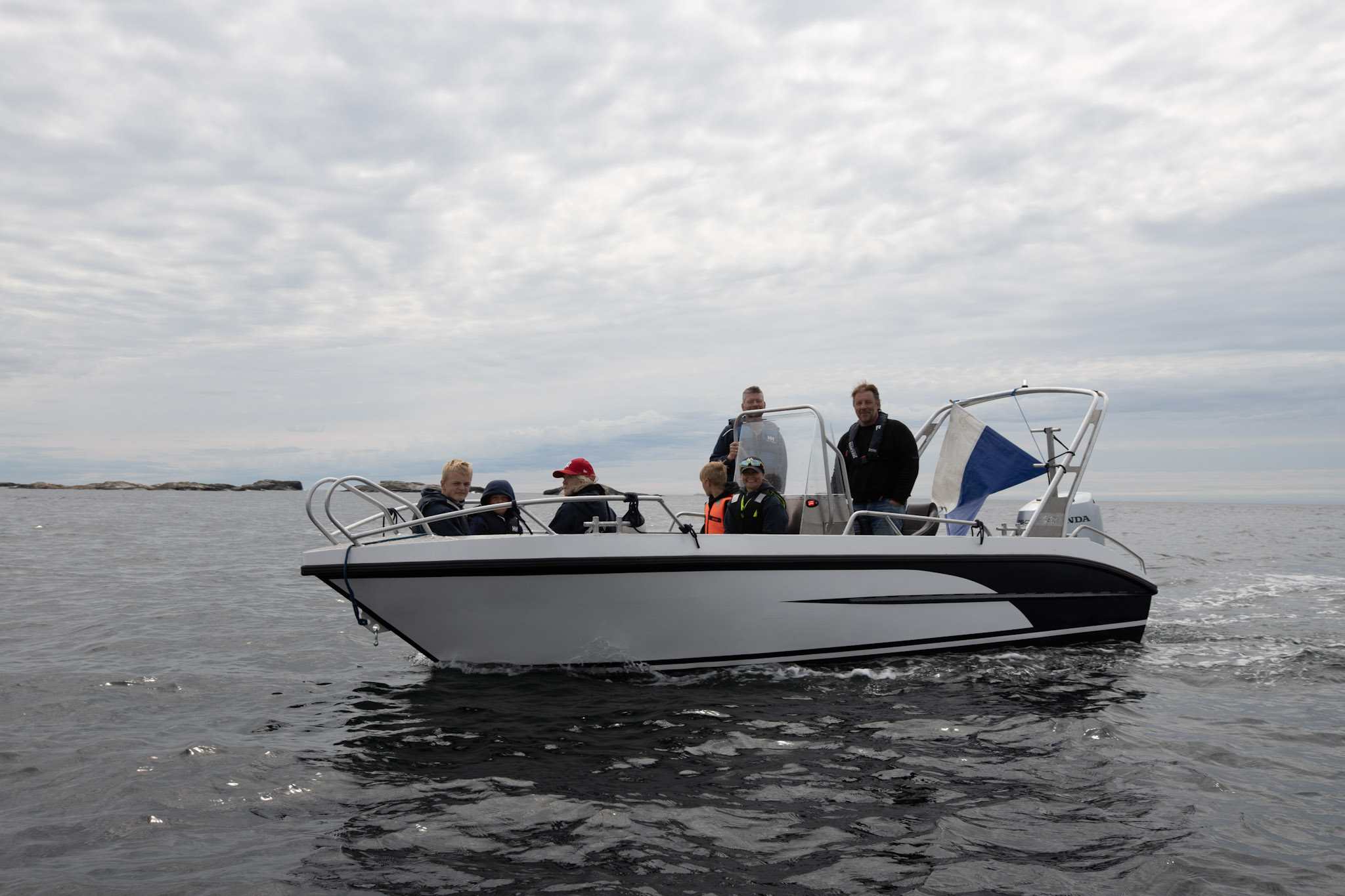 Eidsvoll Dykkeklubb har det siste året skaffet ny båt. Den ble flittig brukt til dykking, sikkerhetsbåt og fisking Eidsvoll Dykkeklubb har det siste året skaffet ny båt. Den ble flittig brukt til dykking, sikkerhetsbåt og fisking