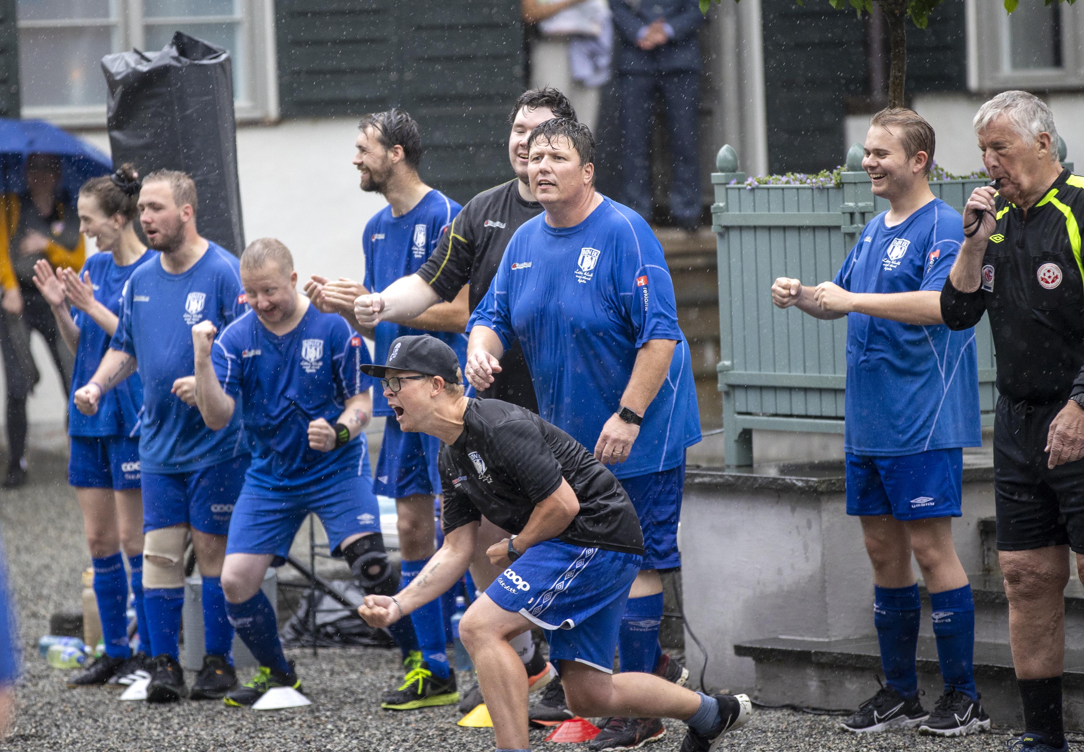Så glad blir man når man scorer det siste og avgjørende målet mot Martin Ødegaard og Team Skaugum