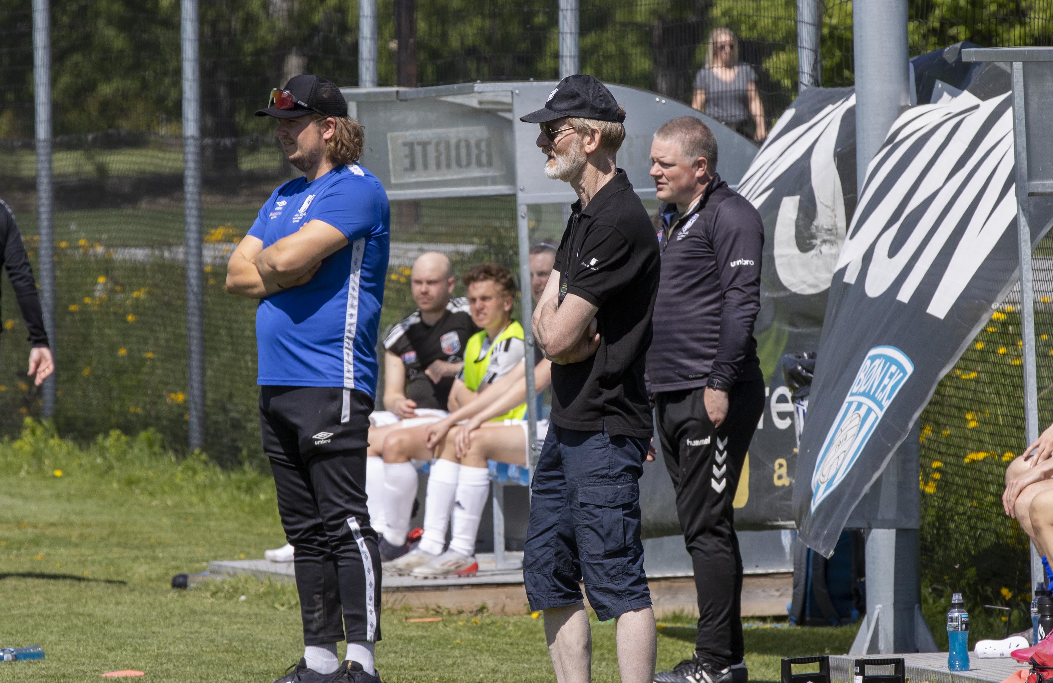 Sammen med Ørjan Hopen er det André Fornes (til venstre) og Per Dahl som trener Bøn i årets sesong Sammen med Ørjan Hopen er det André Fornes (til venstre) og Per Dahl som trener Bøn i årets sesong