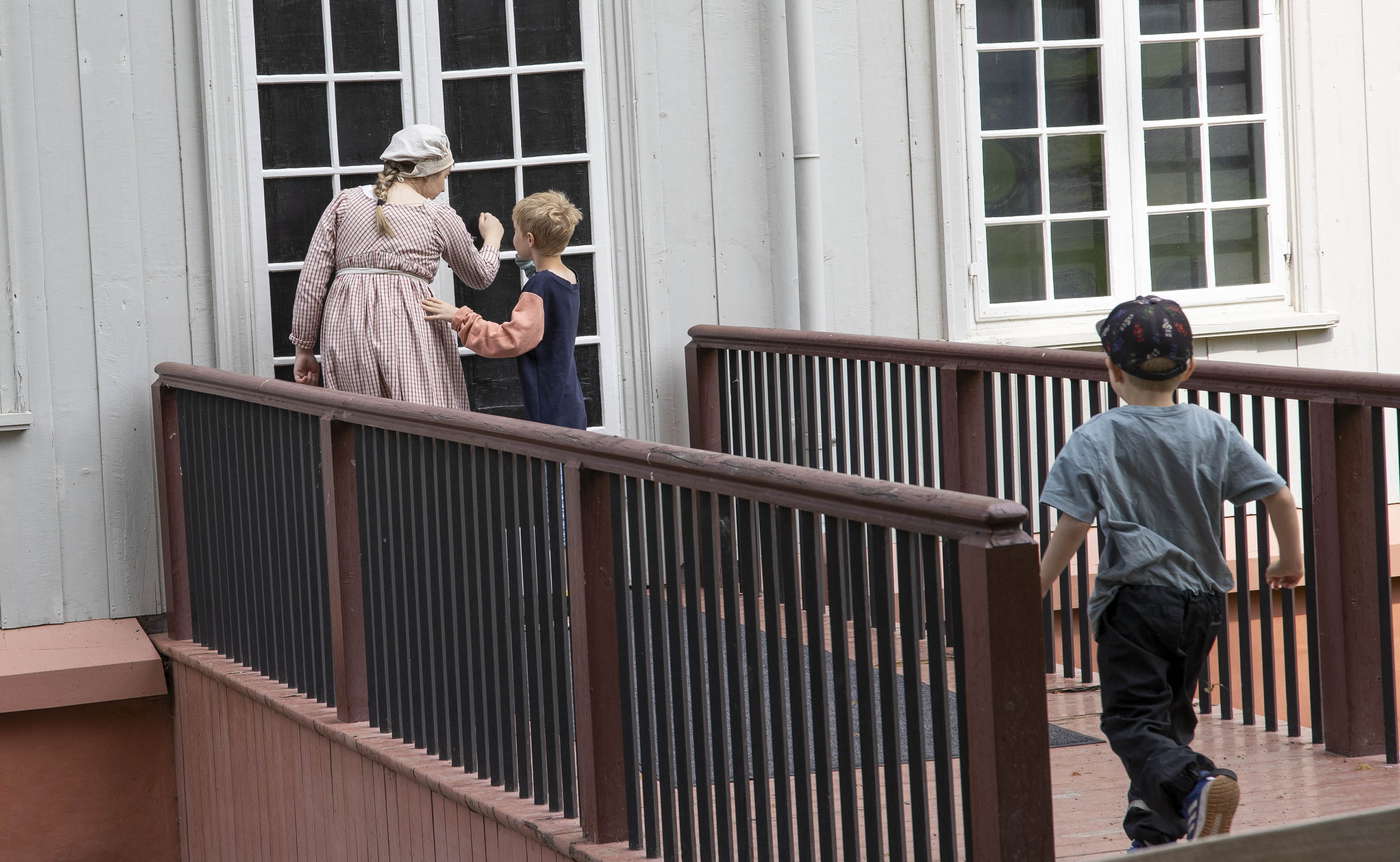 Det er litt skummelt å banke på døren til Carsten Anker