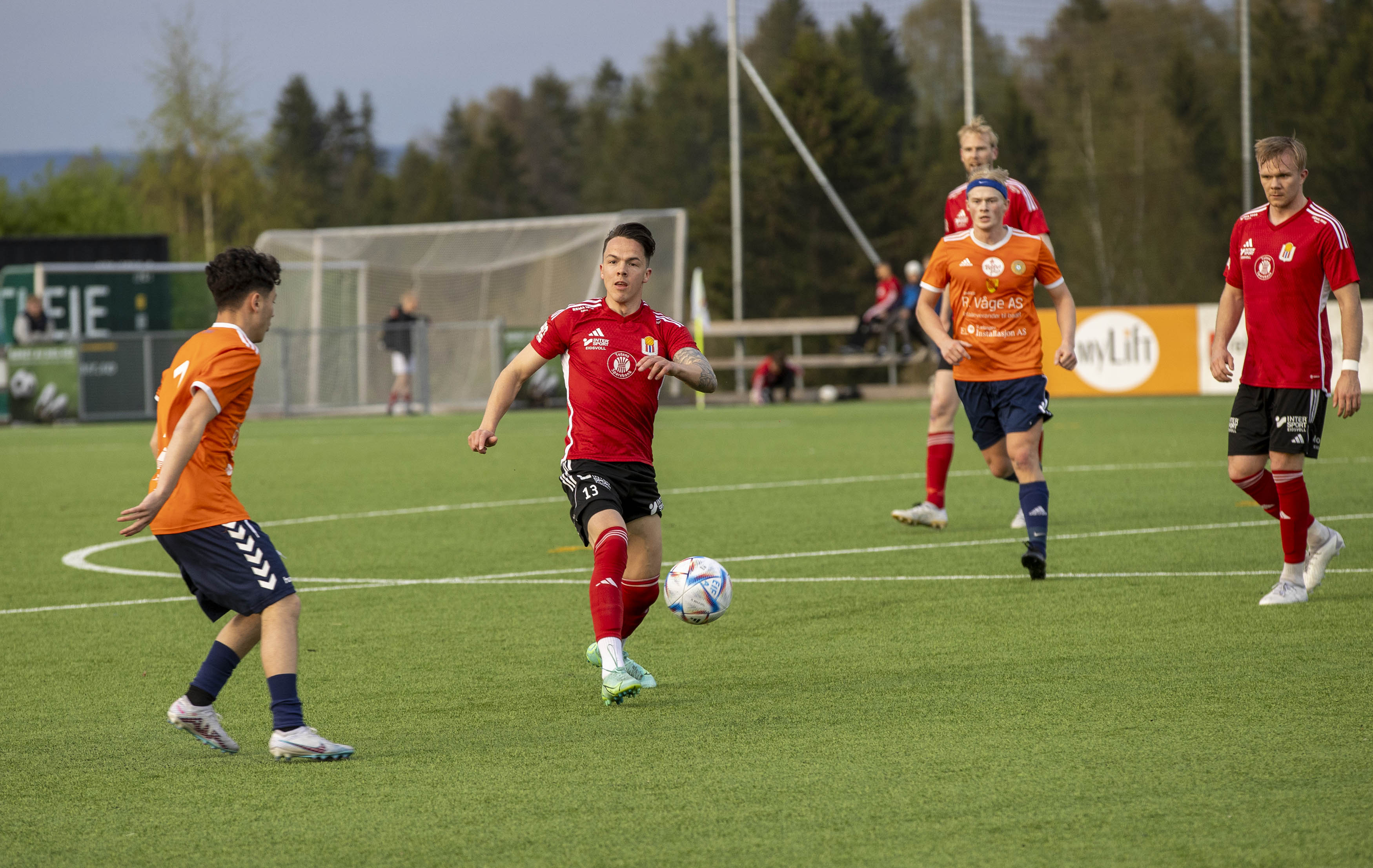 Etter en sesong i Bøn var Simen Alexander Martinsen tilbake i EIF Etter en sesong i Bøn var Simen Alexander Martinsen tilbake i EIF