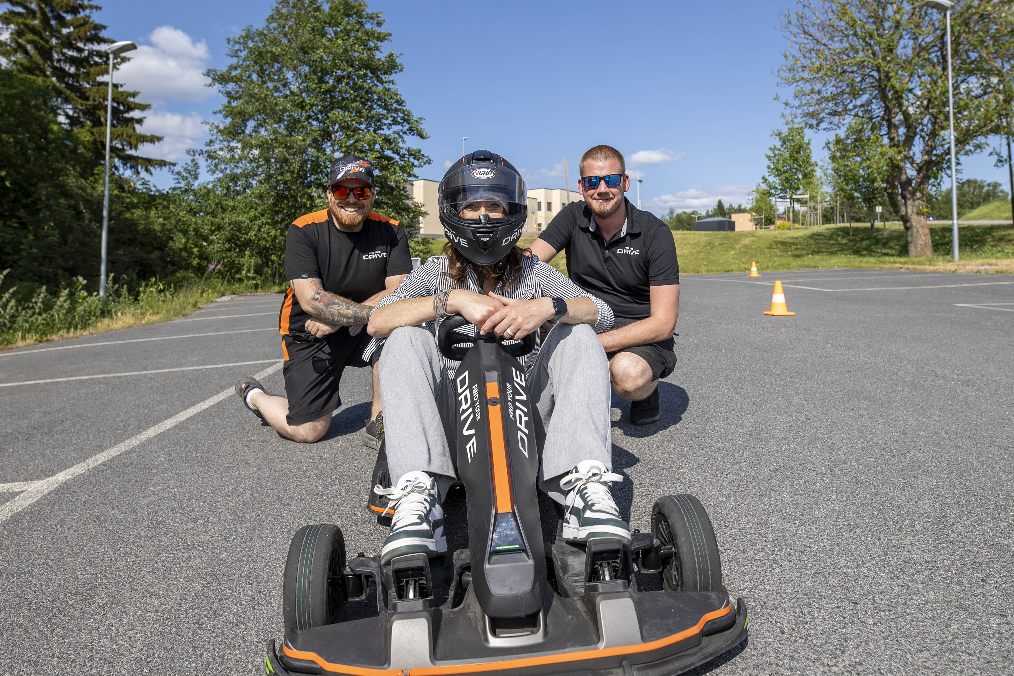 Eskil Arestøl og Runar Kjøsen fikk overtalt Anita Borrman Skoglund til å kjøre Eskil Arestøl og Runar Kjøsen fikk overtalt Anita Borrman Skoglund til å kjøre