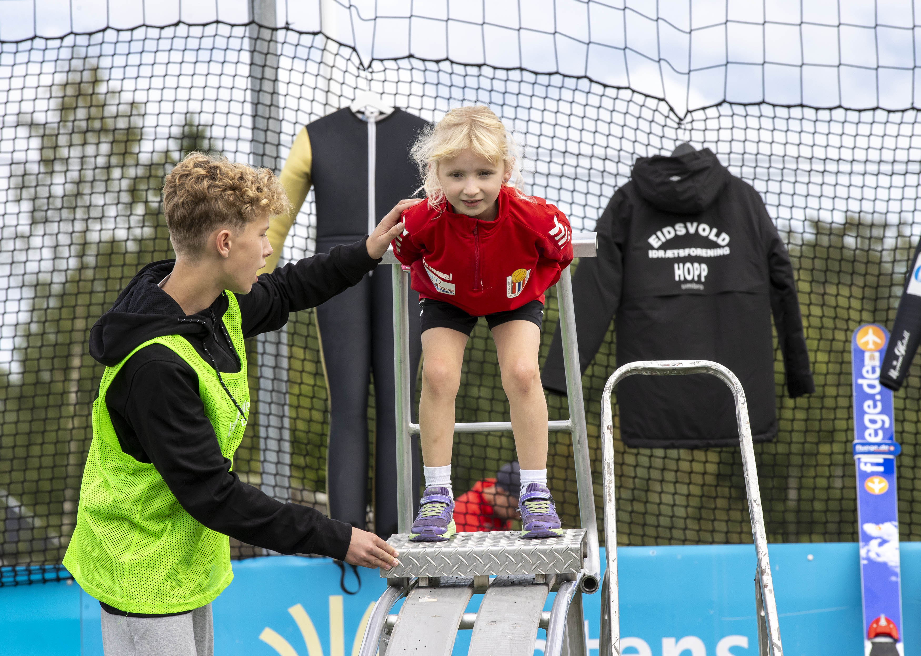 7 år gamle Anna Lundahl Nygård prøvde seg i rullebrettbakken 7 år gamle Anna Lundahl Nygård prøvde seg i rullebrettbakken