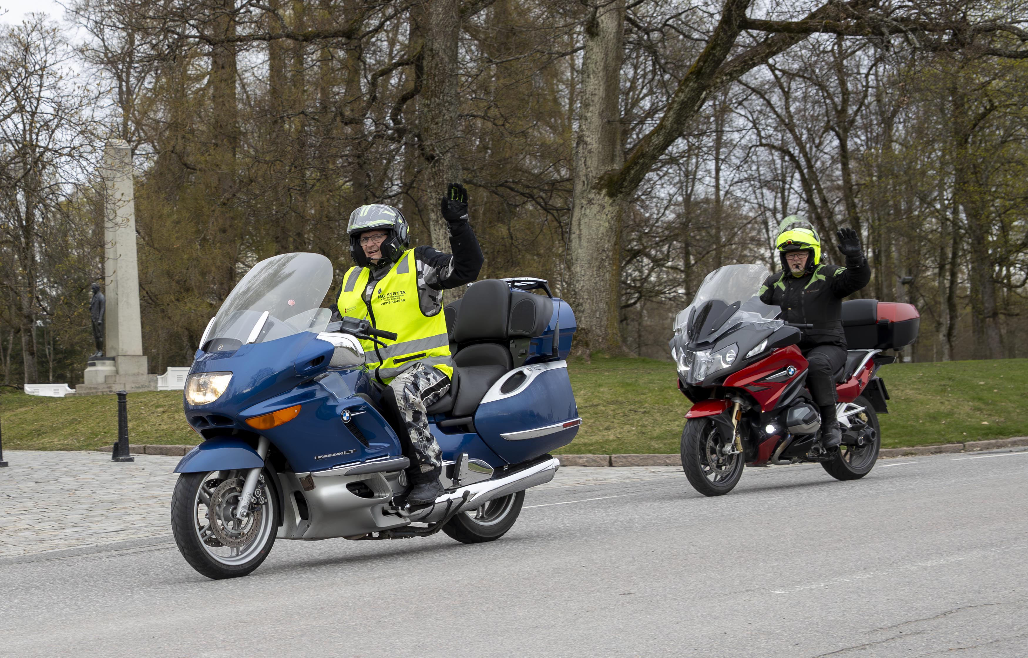 Passerer foran Eidsvollsbygningen i 2021