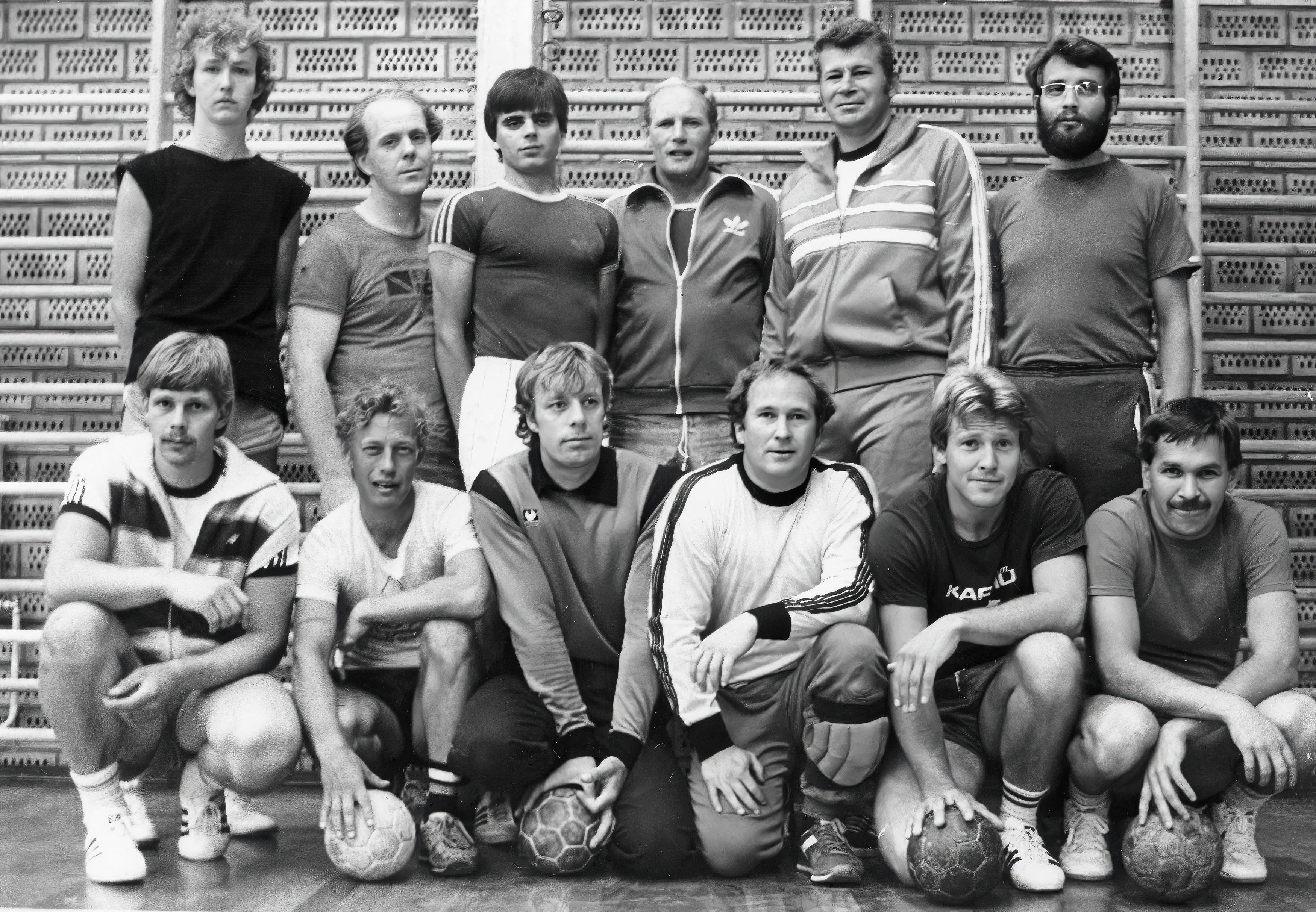 Her ser vi Torstein sammen med sine lagkompiser på EIFs herrelag i 1984 Her ser vi Torstein sammen med sine lagkompiser på EIFs herrelag i 1984