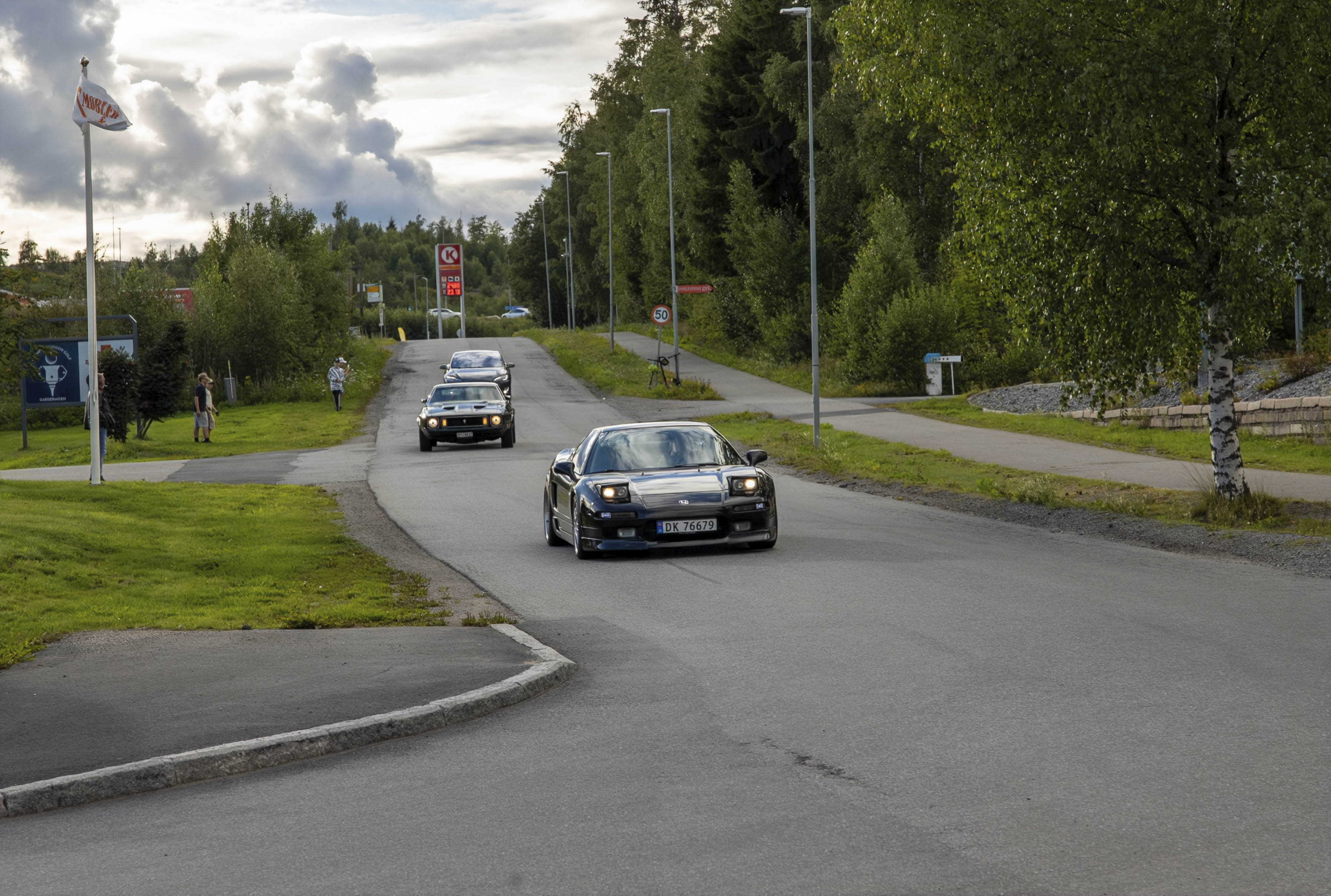 Eivind Kirkeby fra Strømmen ankommer Cars & Coffee med sine spesielle 1992-modell Honda NSX