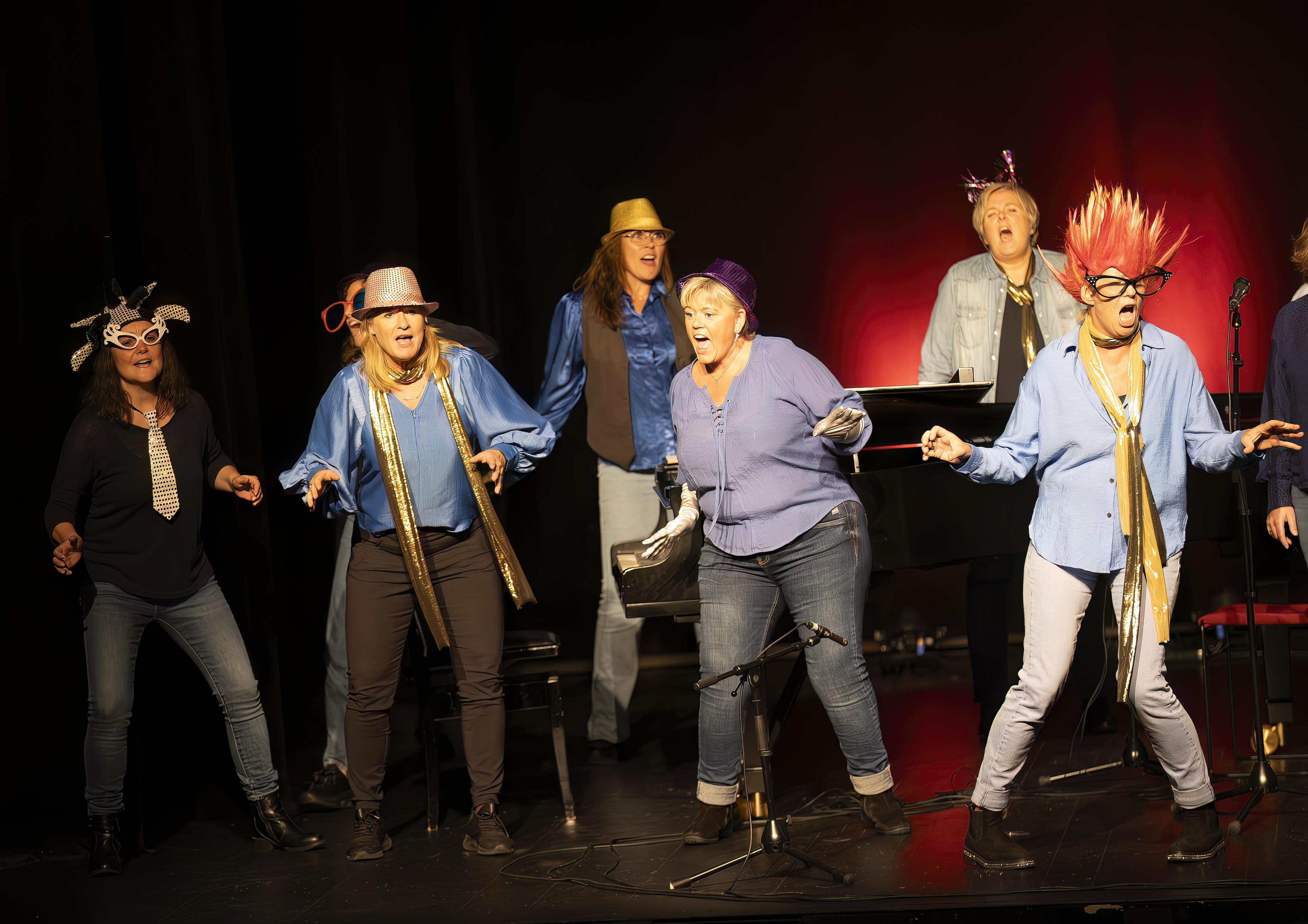 Fresco må man bare oppleve. Under Lionskonserten fremførte koret både «Time Wrap» og 'Trilo' - to innslag i hver sin ende av skalaen!