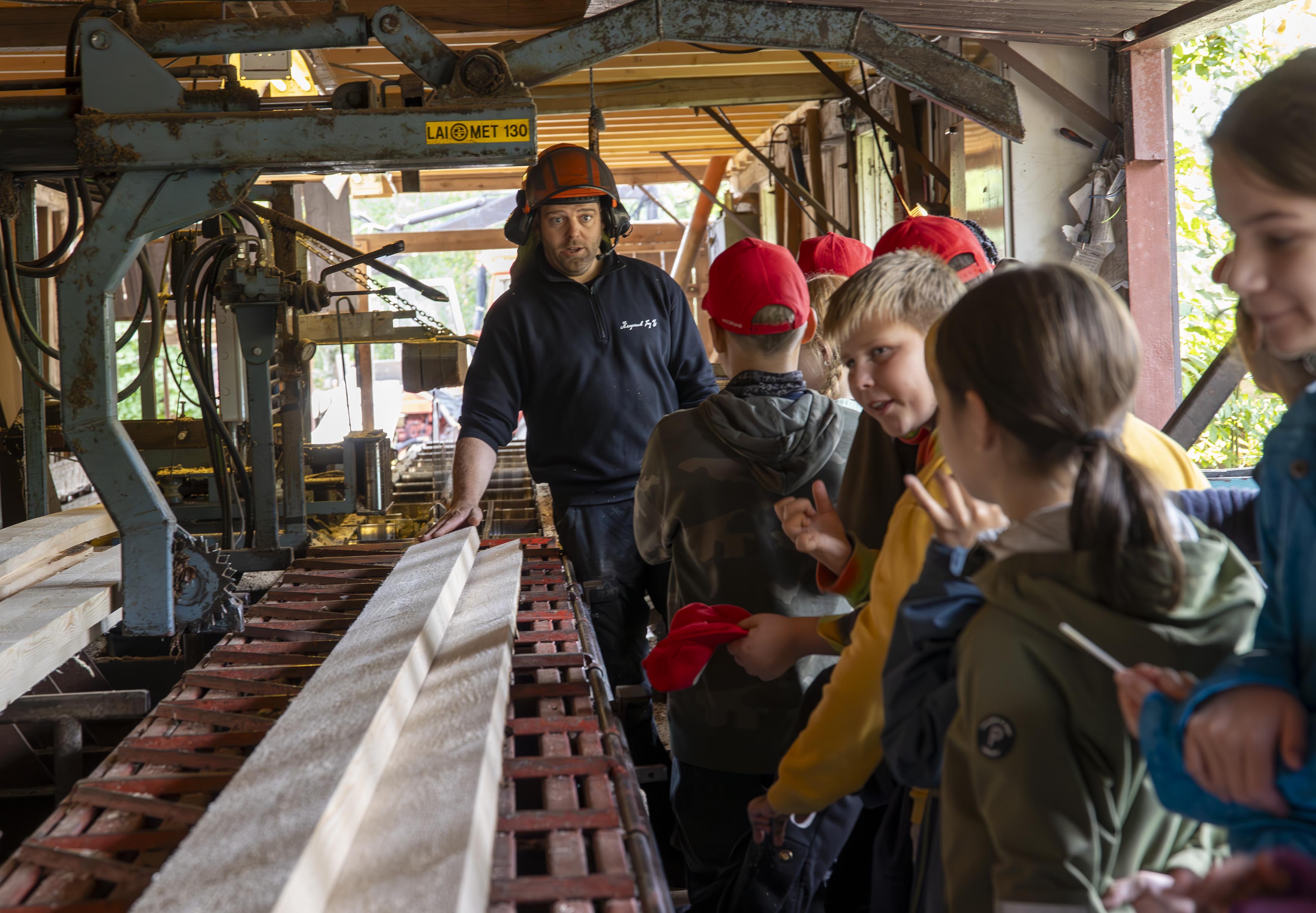 Krogsrud sag - Carl Randin Klokkerengen demonstrerte hvordan en god, gammel sag fungerer