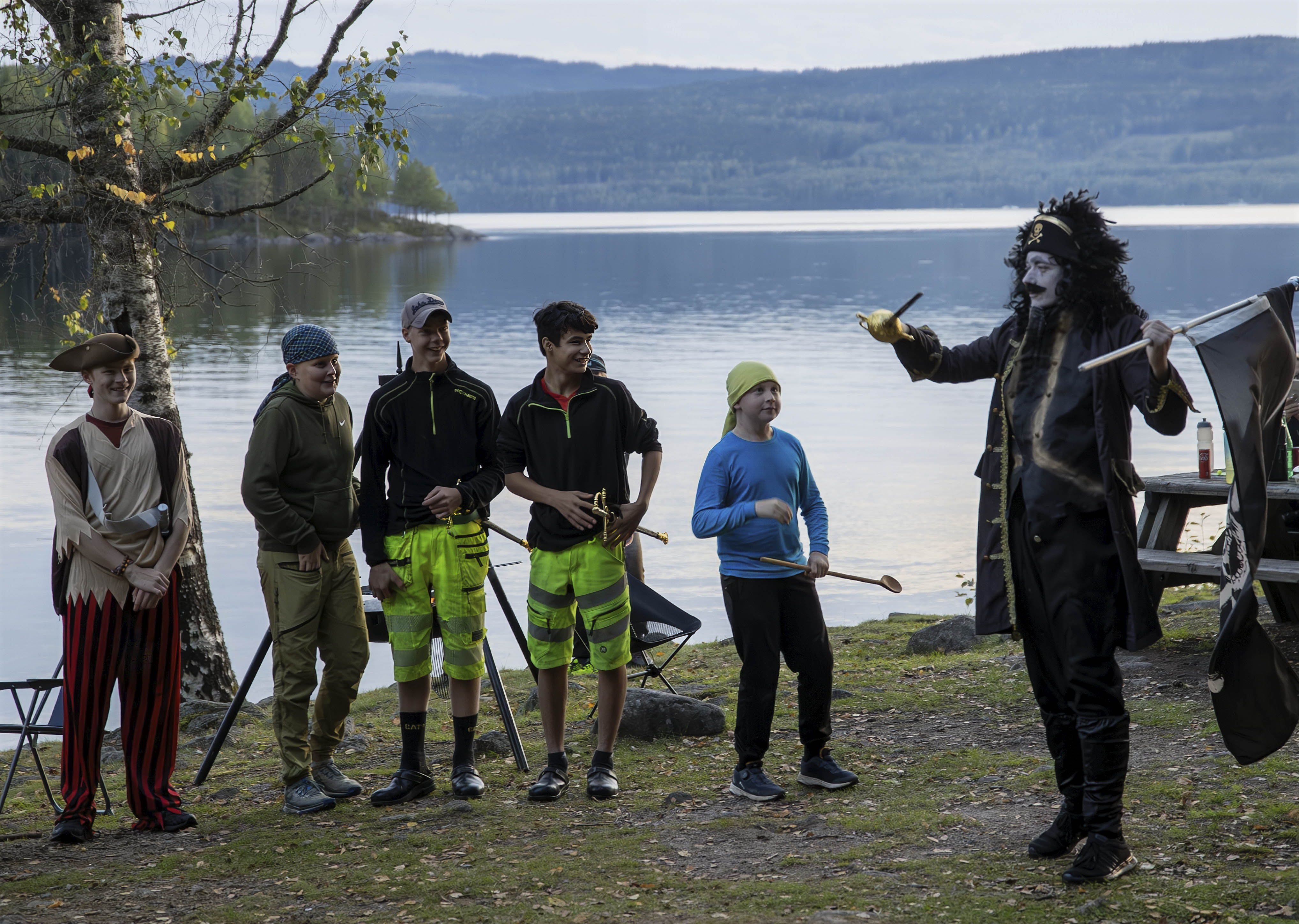 Kaptein Sabeltann: Fra venstre Frode Johnsen Bjaanes, Carl Bendiks Jensen, Martin Haugseth, Martin Arnsveen, Christoffer Bredesen. Mats Larsen Rise spilte Kaptein Sabeltann