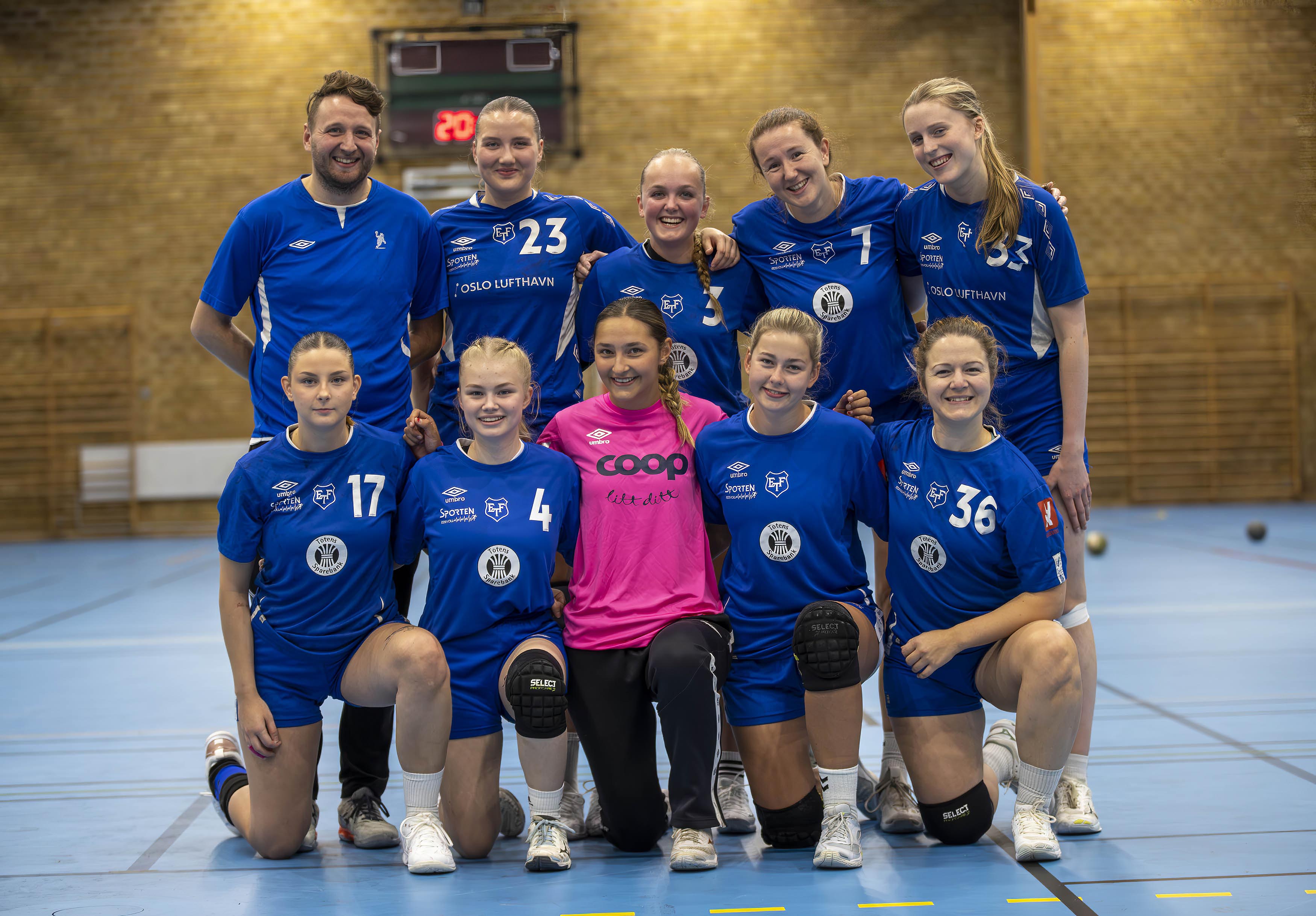 Eidsvold Turns damelag i 4 divisjon er klare for kamp mot Kløfta Eidsvold Turns damelag i 4 divisjon er klare for kamp mot Kløfta