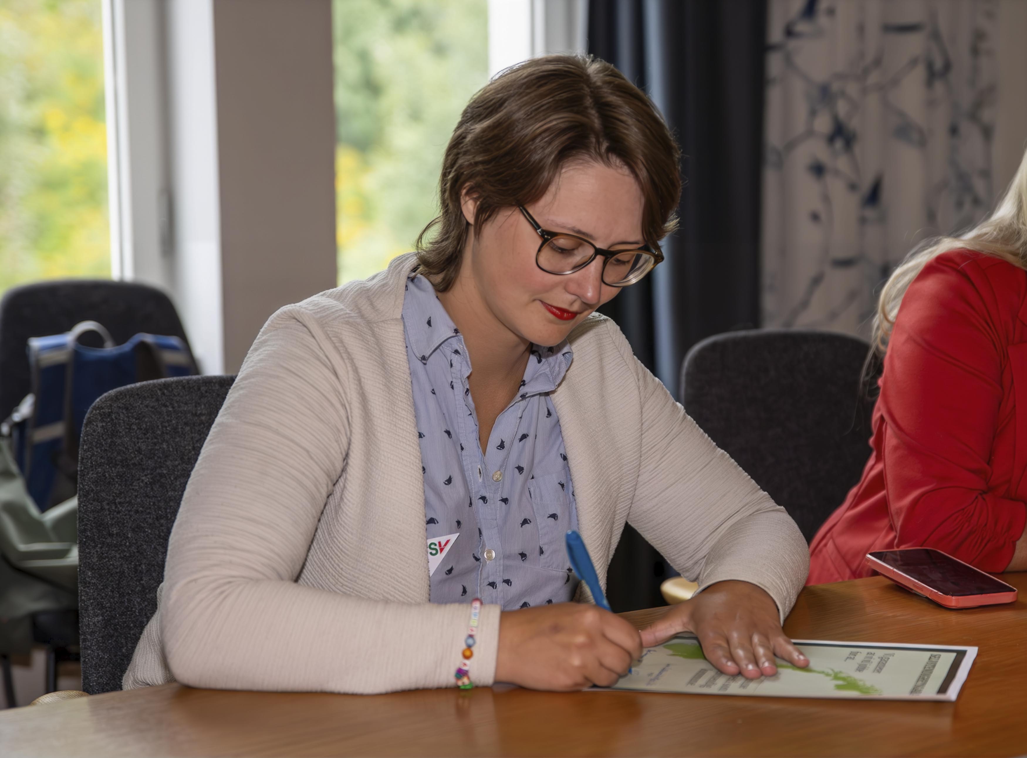 - Vi signerer intensjonsavtalen om at Eidsvoll skal bestå som den kommunen den er i dag, sier Anne Finstad - Vi signerer intensjonsavtalen om at Eidsvoll skal bestå som den kommunen den er i dag, sier Anne Finstad