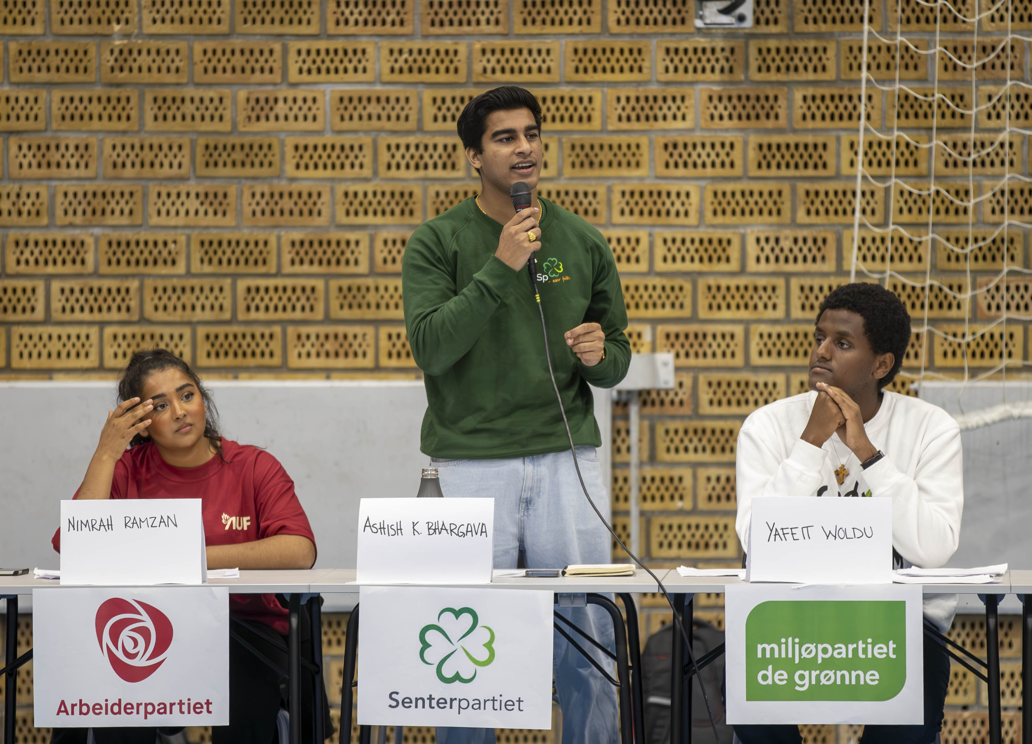 Ashish Bhargava under skoledebatten i Eidsvollhallen 21. august Ashish Bhargava under skoledebatten i Eidsvollhallen 21. august