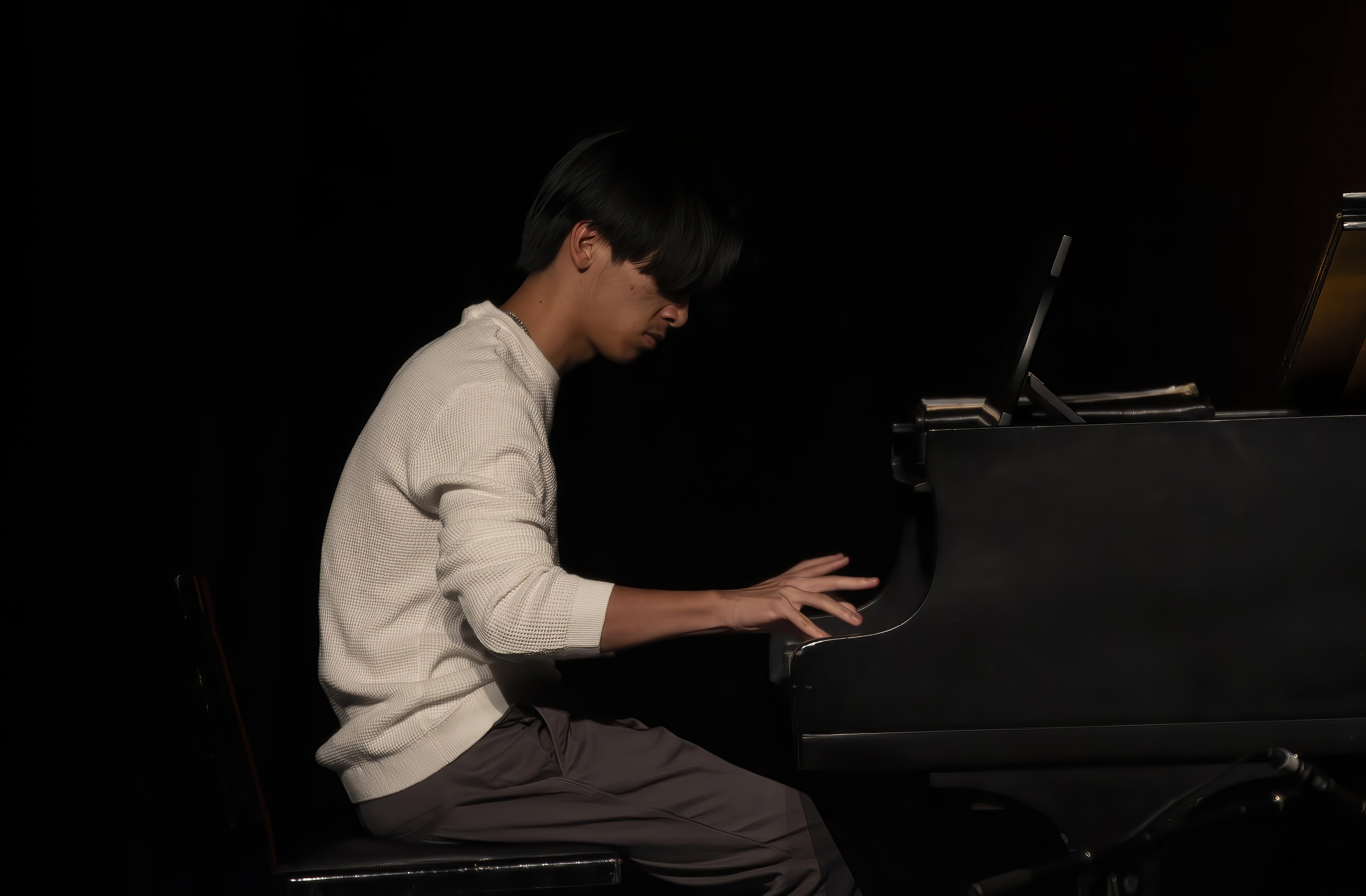 16 år gamle Tommy Wu fremførte Edvard Griegs 'Trolltog' på imponerende vis - uten bruk av noter