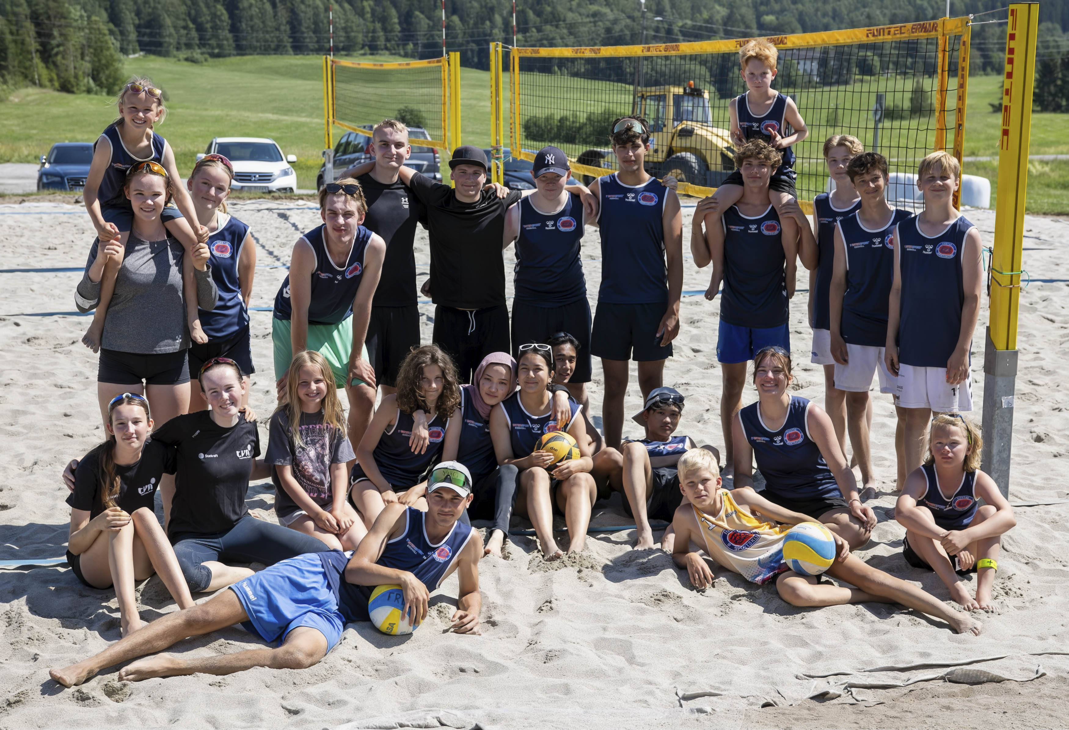Det er stor interesse for sandvolleyball på Finstad. Her fra sommerskolen i juni Det er stor interesse for sandvolleyball på Finstad. Her fra sommerskolen i juni