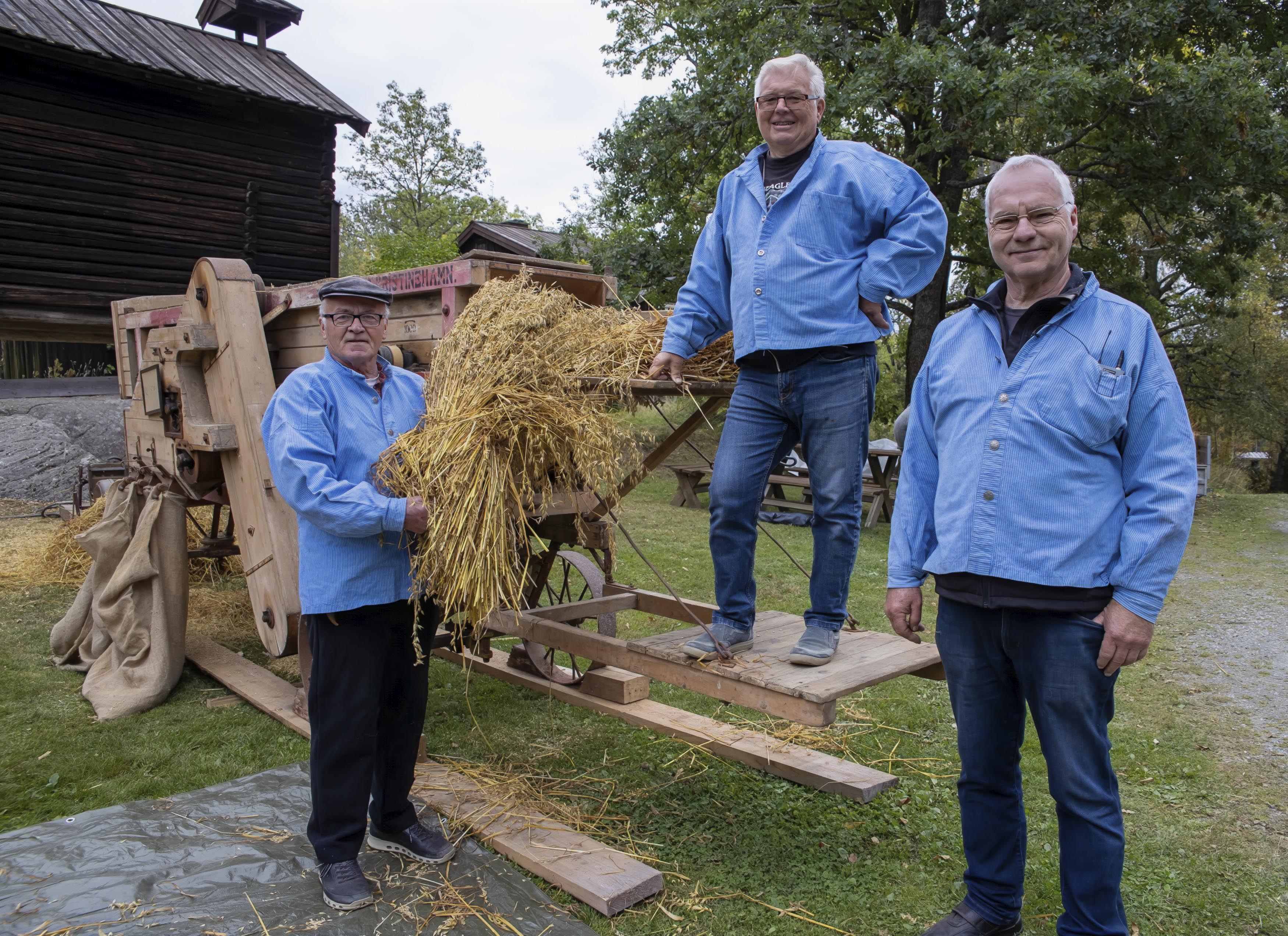 Ove Sigvartsen, Bjørn Limbodal og Vidar Fosshaug skal starte og kjøre det gamle treskeverket