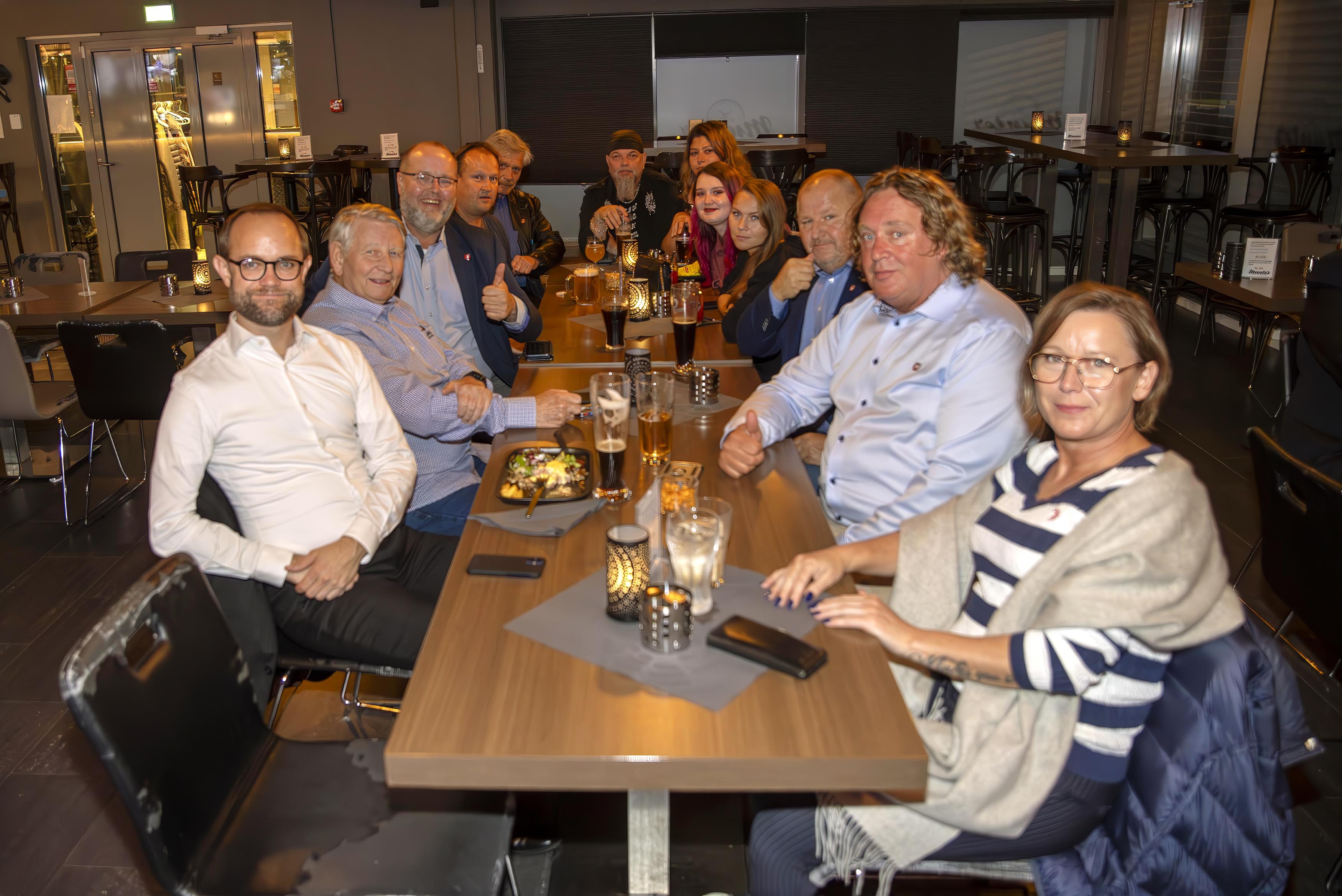 Fremskrittspartiet hadde sin valgvake på Munter Sport & Gastro Bar på Råholt