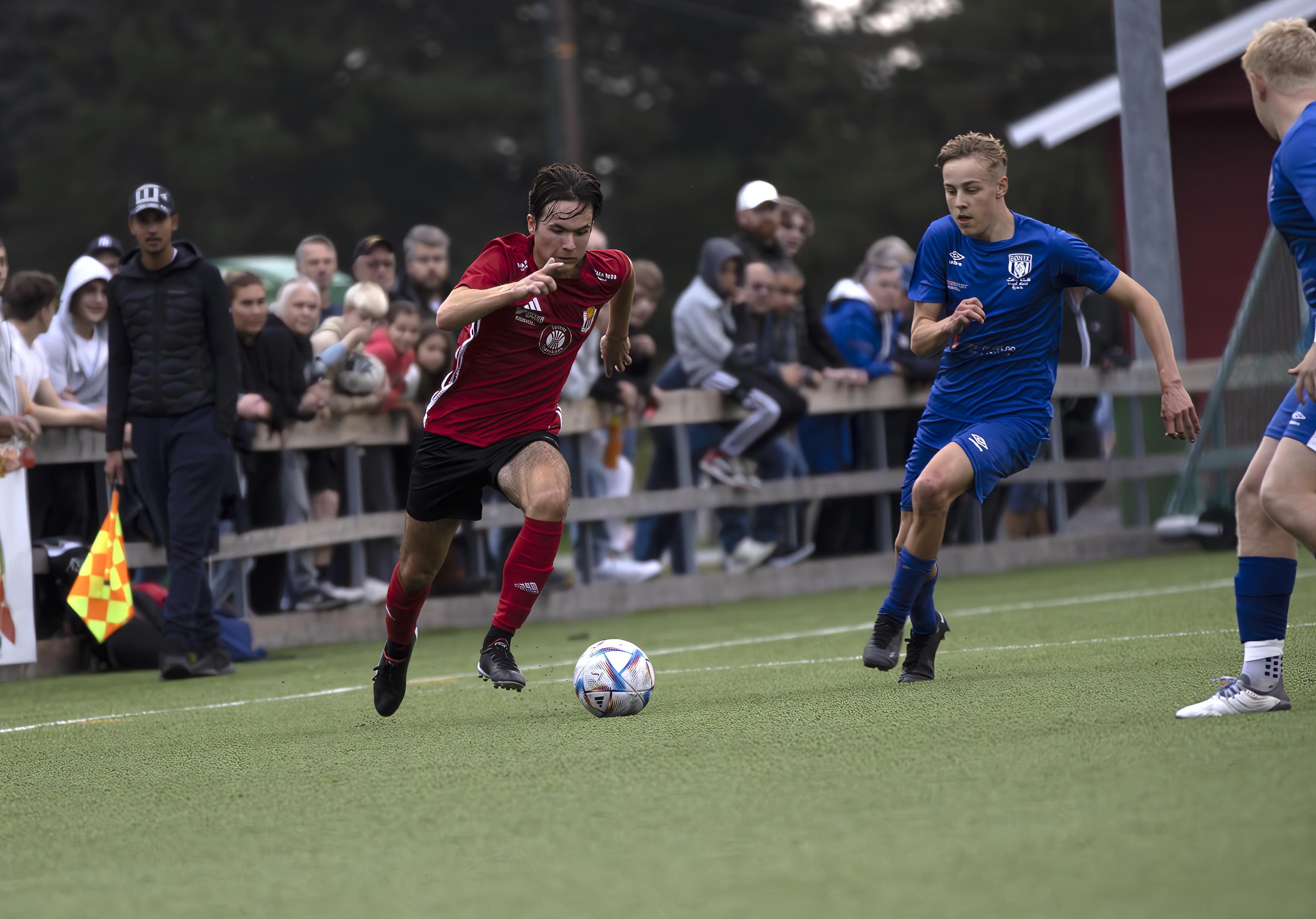 Jeremias Søbakken forserer langs venstresiden