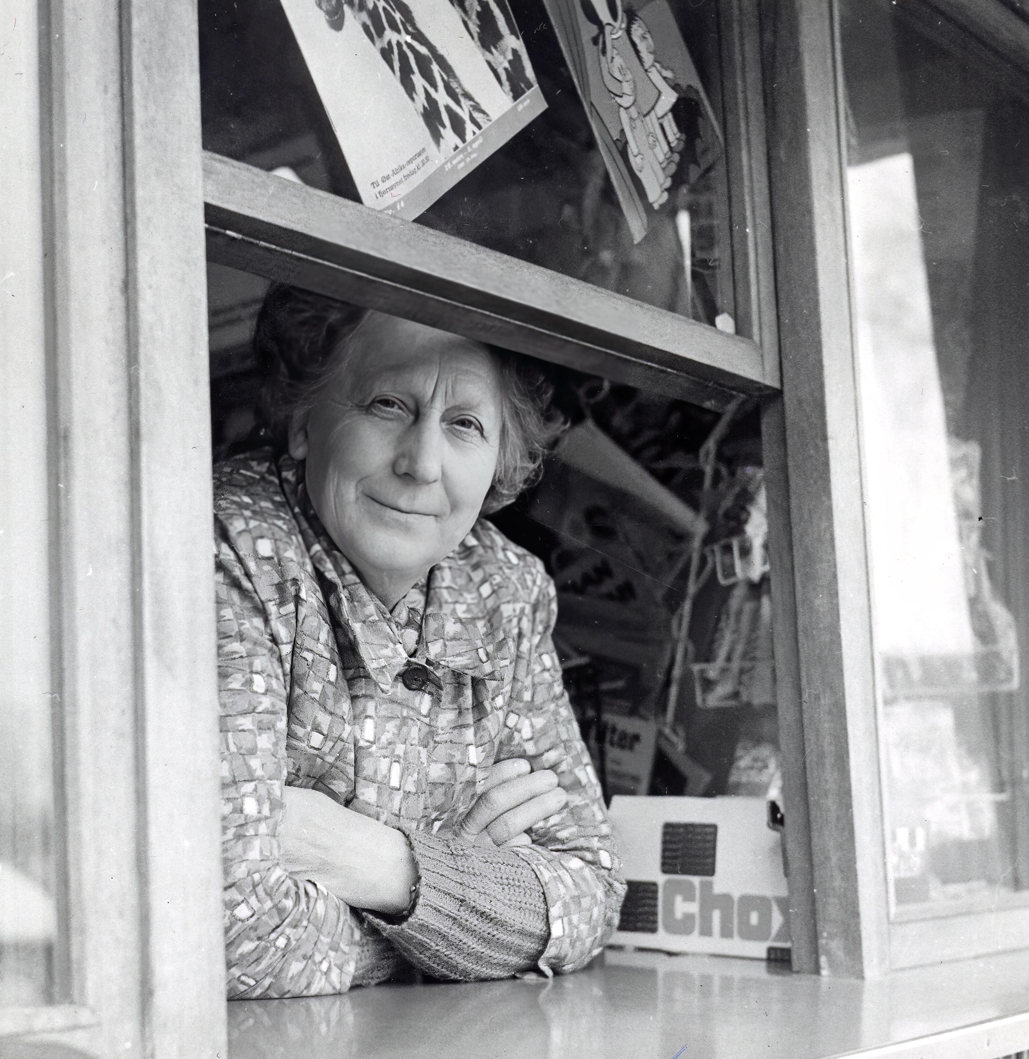 Rakel Holen i kiosken på Verket